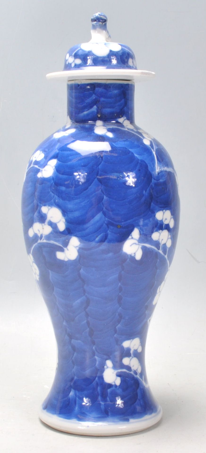 A late 19th Century Chinese blue and white baluster vase hand painted in the prunus pattern, - Bild 2 aus 8