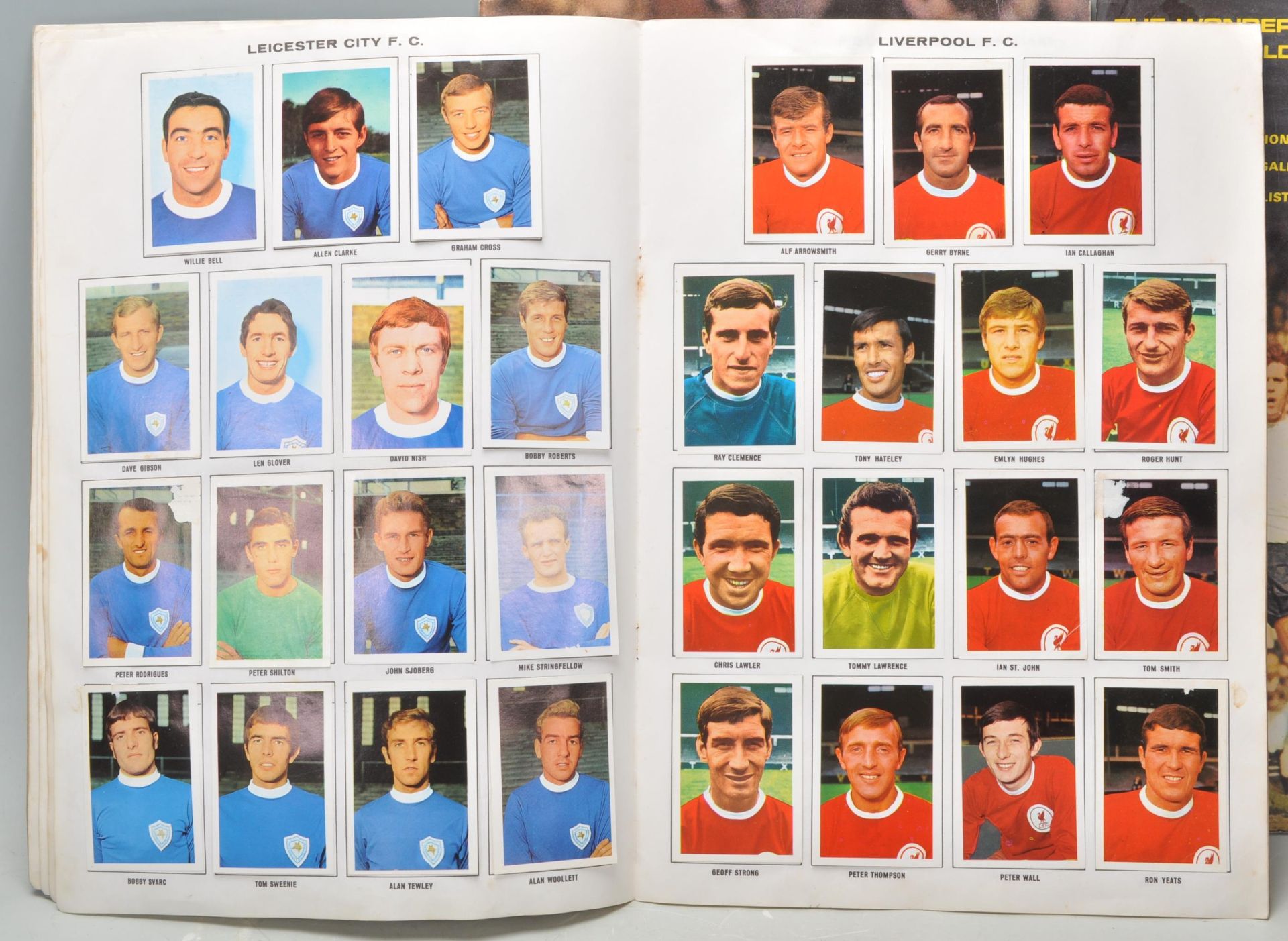 A group of three vintage football Soccer Stars sticker albums to include Gala Collection 1970/71, - Bild 7 aus 49