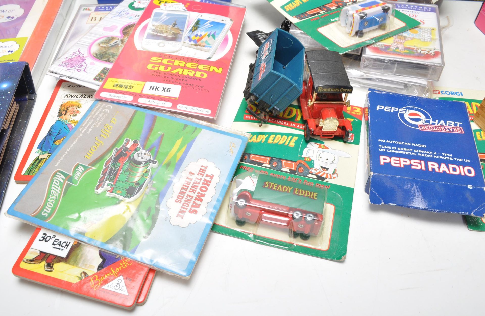 TOY - older selection. Diecast model vehicles, games etc in banana box. Good variety. - Bild 5 aus 11