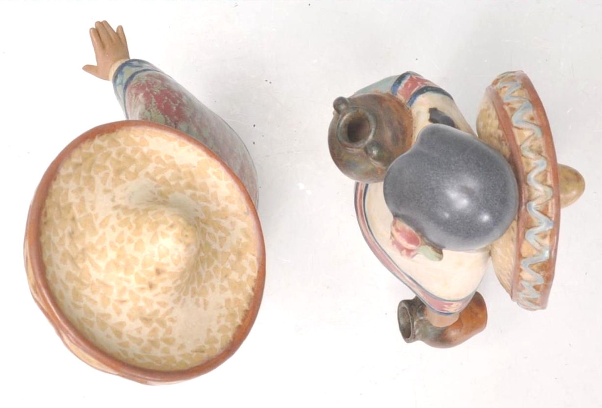 A pair of Lladro ceramic figurines in the form of a Mexican boy wearing a Sombrero and a poncho - Bild 5 aus 6