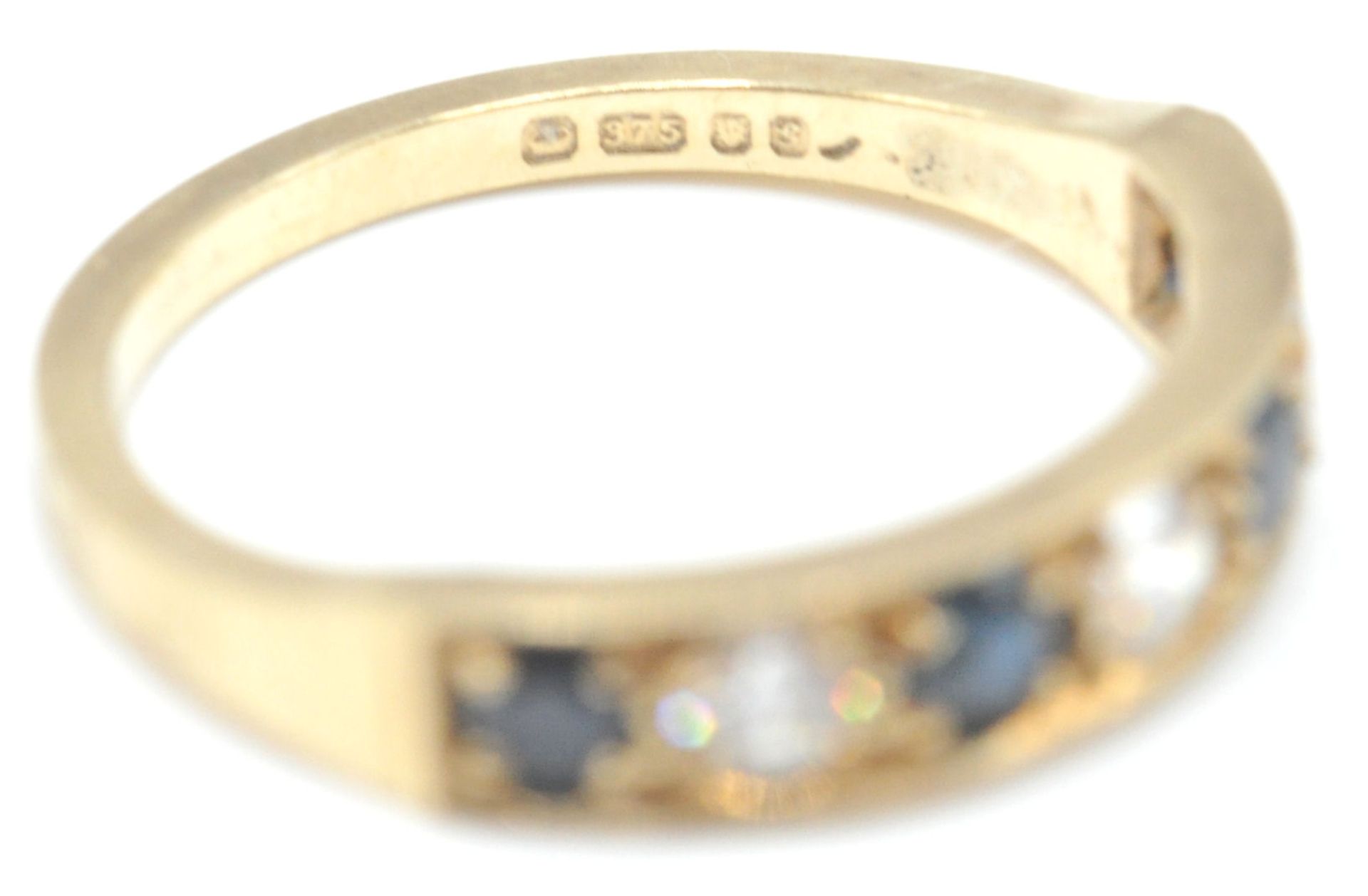 2 9ct gold hallmarked rings. To include a 9ct Birmingham hallmarked emerald and half pearl ring - Bild 16 aus 16