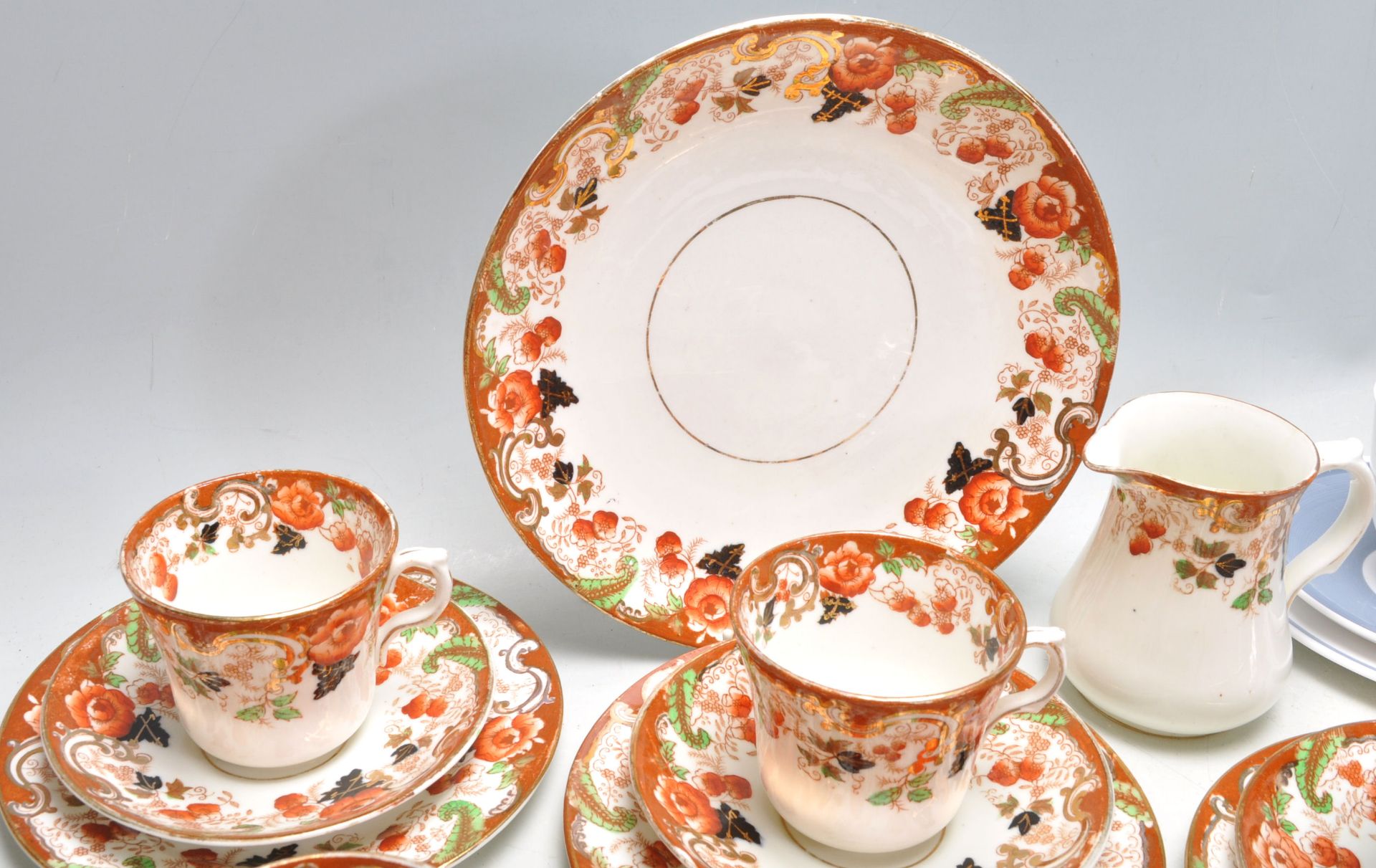 A 19th Century Victorian Imari pattern tea service having transfer printed floral decoration with - Bild 5 aus 13