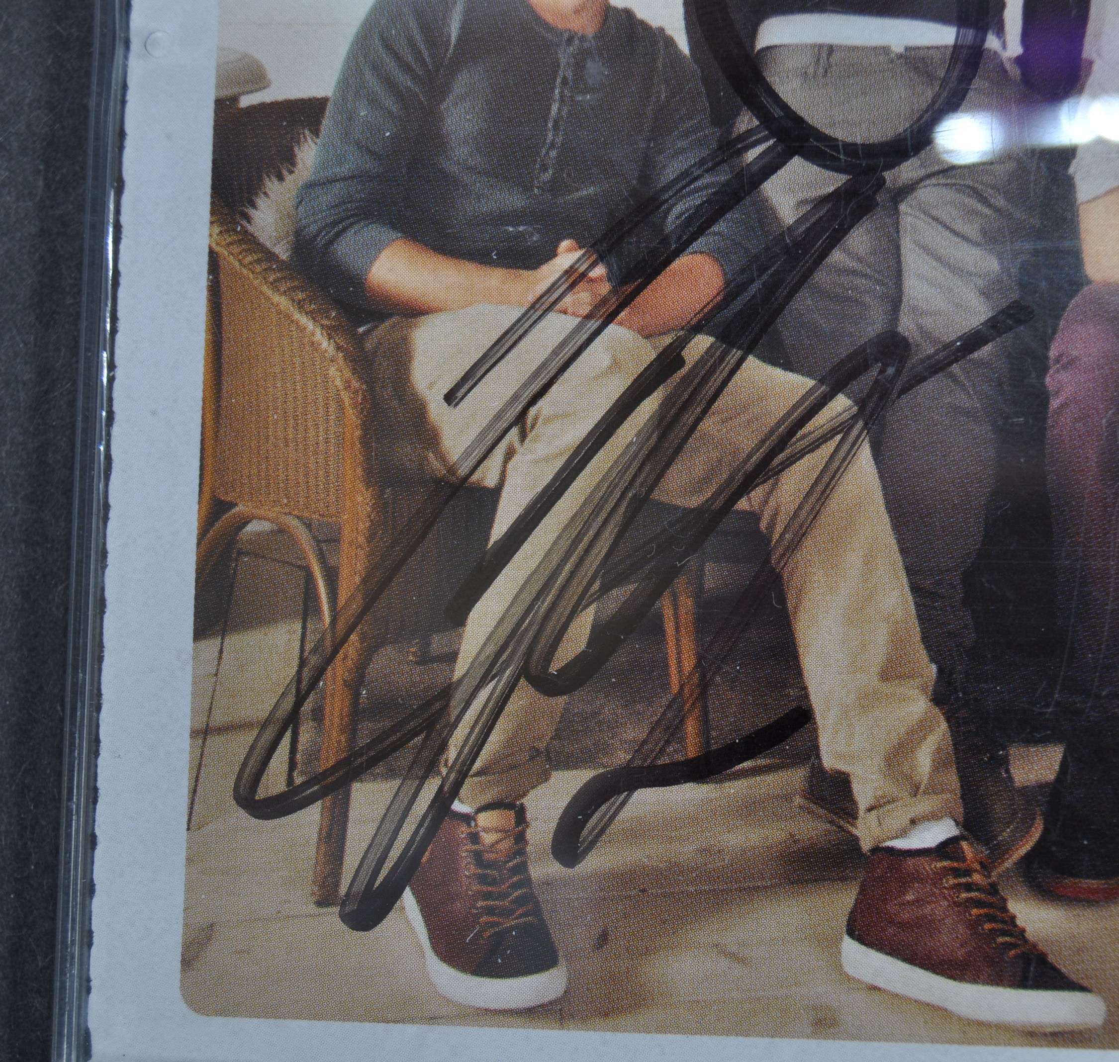 ONE DIRECTION - AUTOGRAPHED CD BY ALL MEMBERS - Image 5 of 7