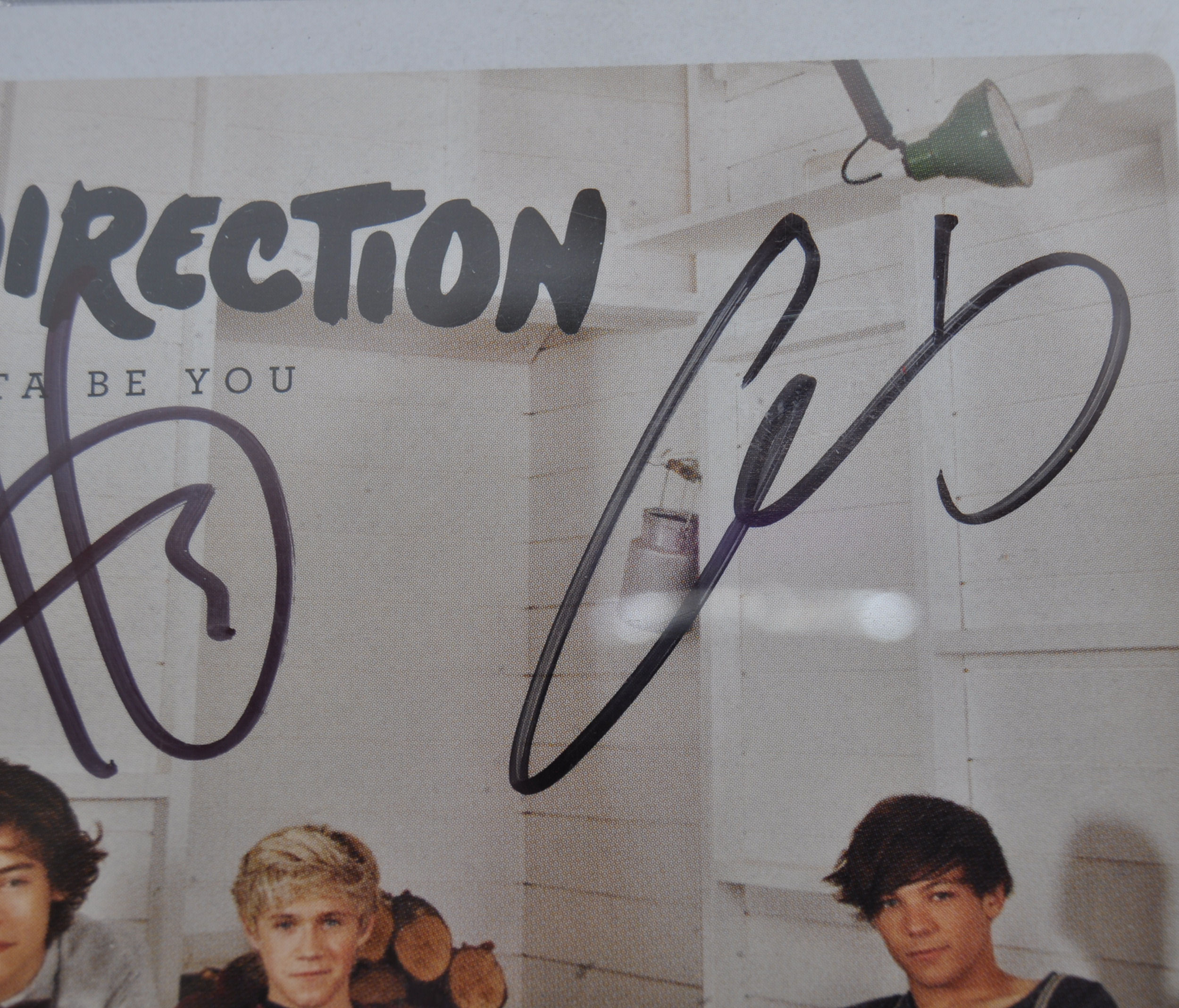 ONE DIRECTION - AUTOGRAPHED CD BY ALL MEMBERS - Image 3 of 7