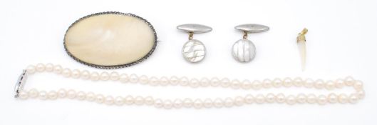 A  collection of pearl and mother of pearl jewelle