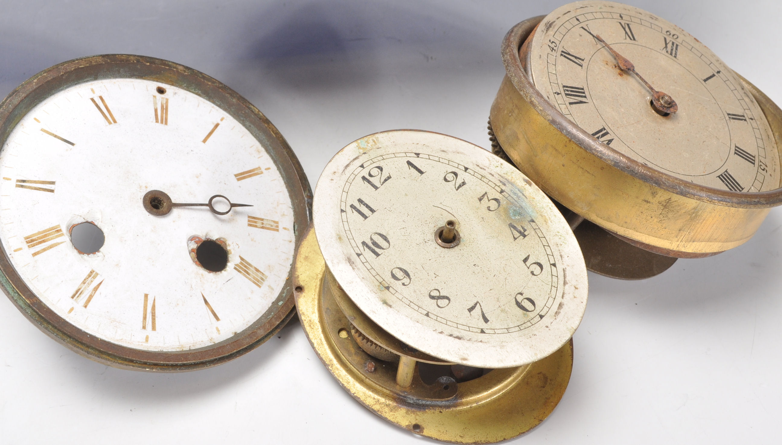 A collection of vintage spare watch and clock part - Image 2 of 7