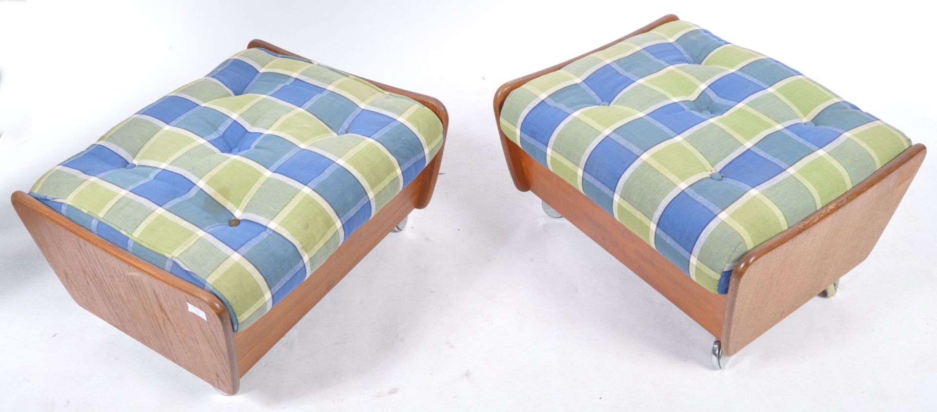 KOFORD LARSEN - G-PLAN ORIGINAL UPHOLSTERED TEAK FOOTSTOOLS - Bild 2 aus 4