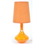 MID CENTURY RETRO AMBER GLASS TABLE LAMP WITH SHADE