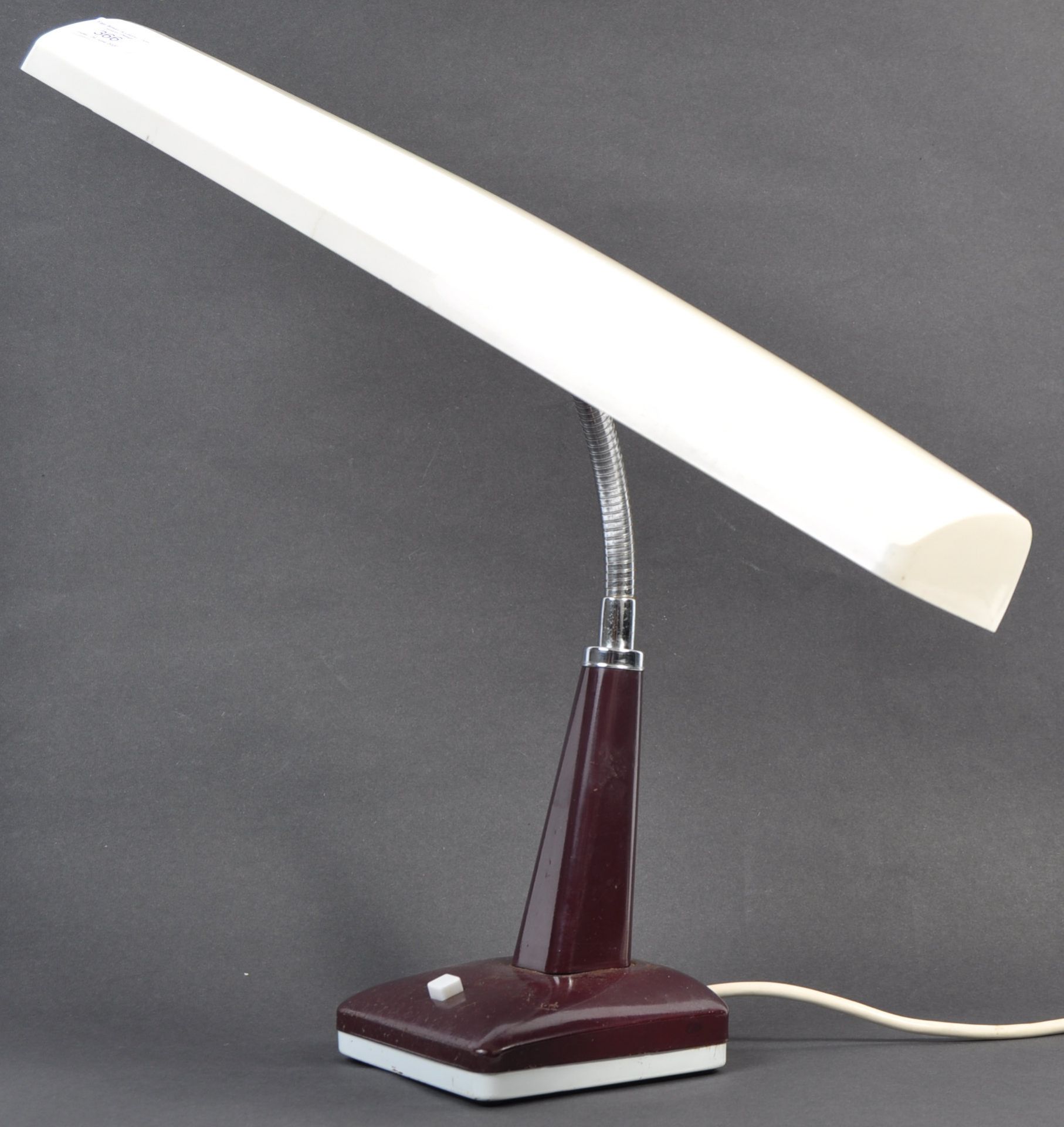 1970'S RETRO PLASTIC TWO TONE COLOURWAY BANKERS DESK LAMP