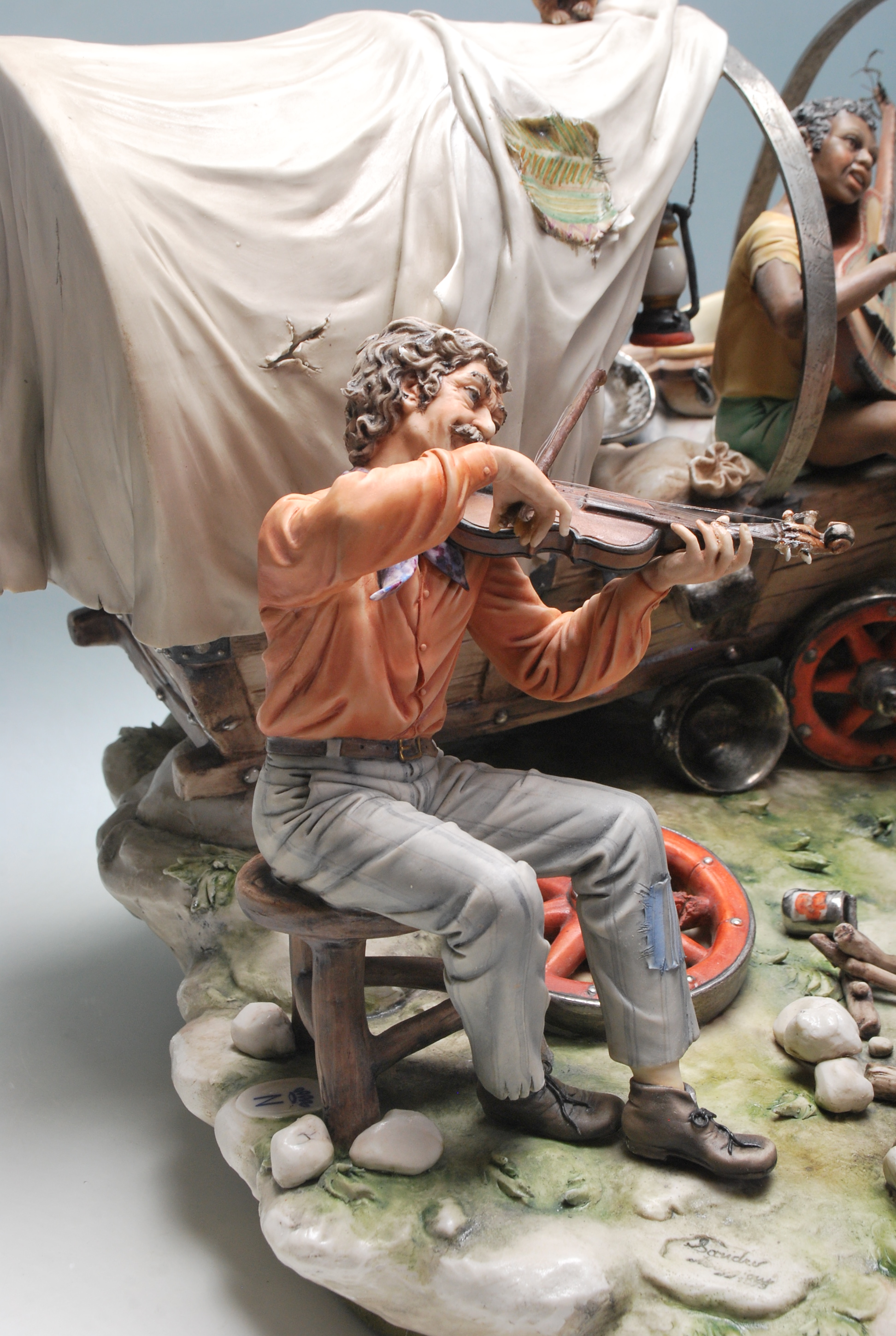 A very large 20th century Capodimonte centrepiece figurine group 'The Gypsy Encampment by Sandro - Image 3 of 10