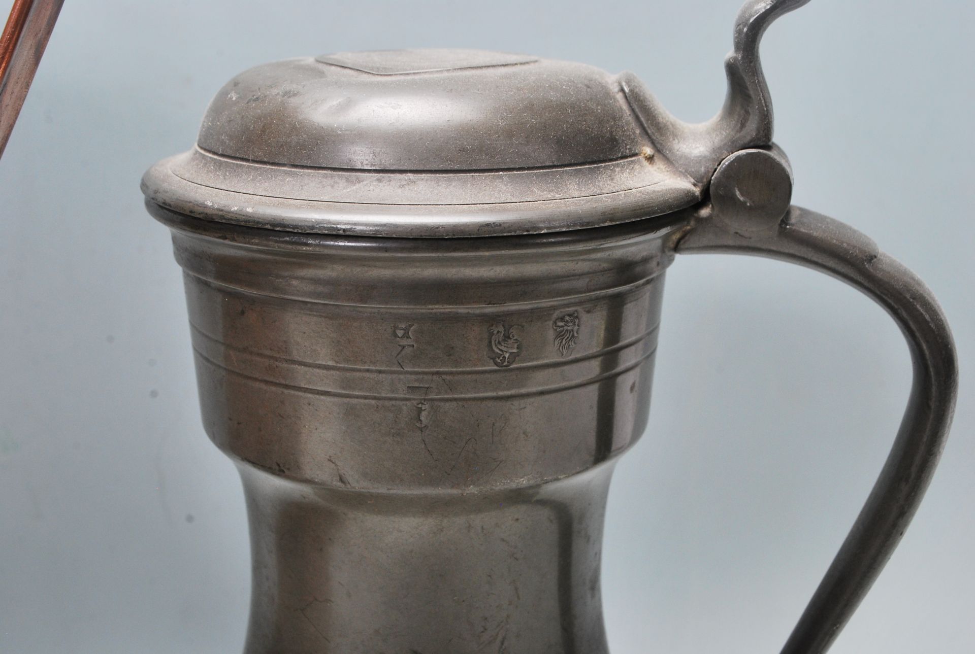 A good collection of three late 19th Century / early 20th century jugs to include a pewter example - Bild 4 aus 6