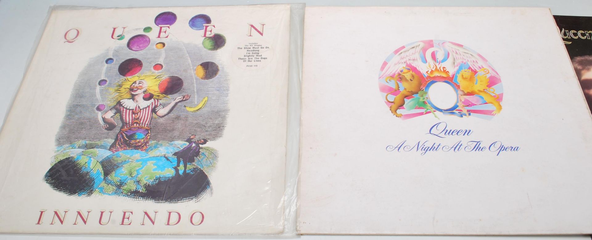A group of six vinyl long play LP vinyl Record albums by Queen to include Queens first album (VG), - Bild 3 aus 7