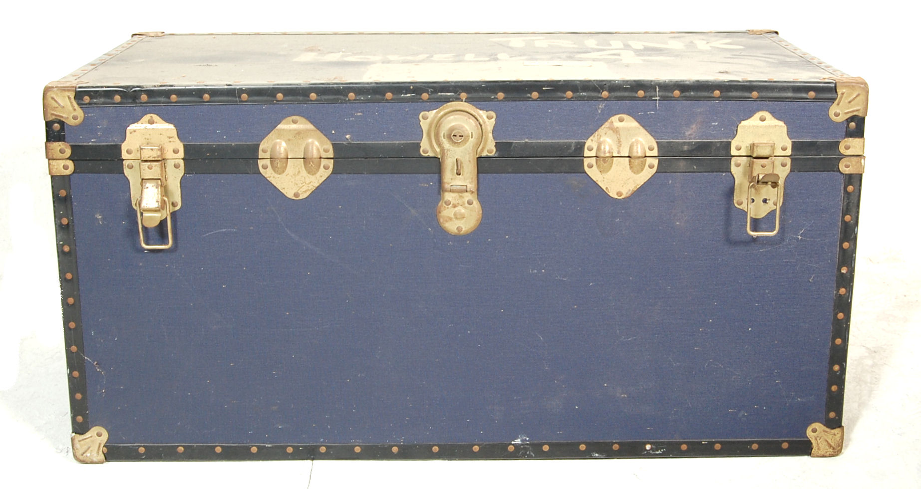 A collection of 3 vintage large early to mid 20th Century American canvas steamer / travel trunks. - Bild 3 aus 11