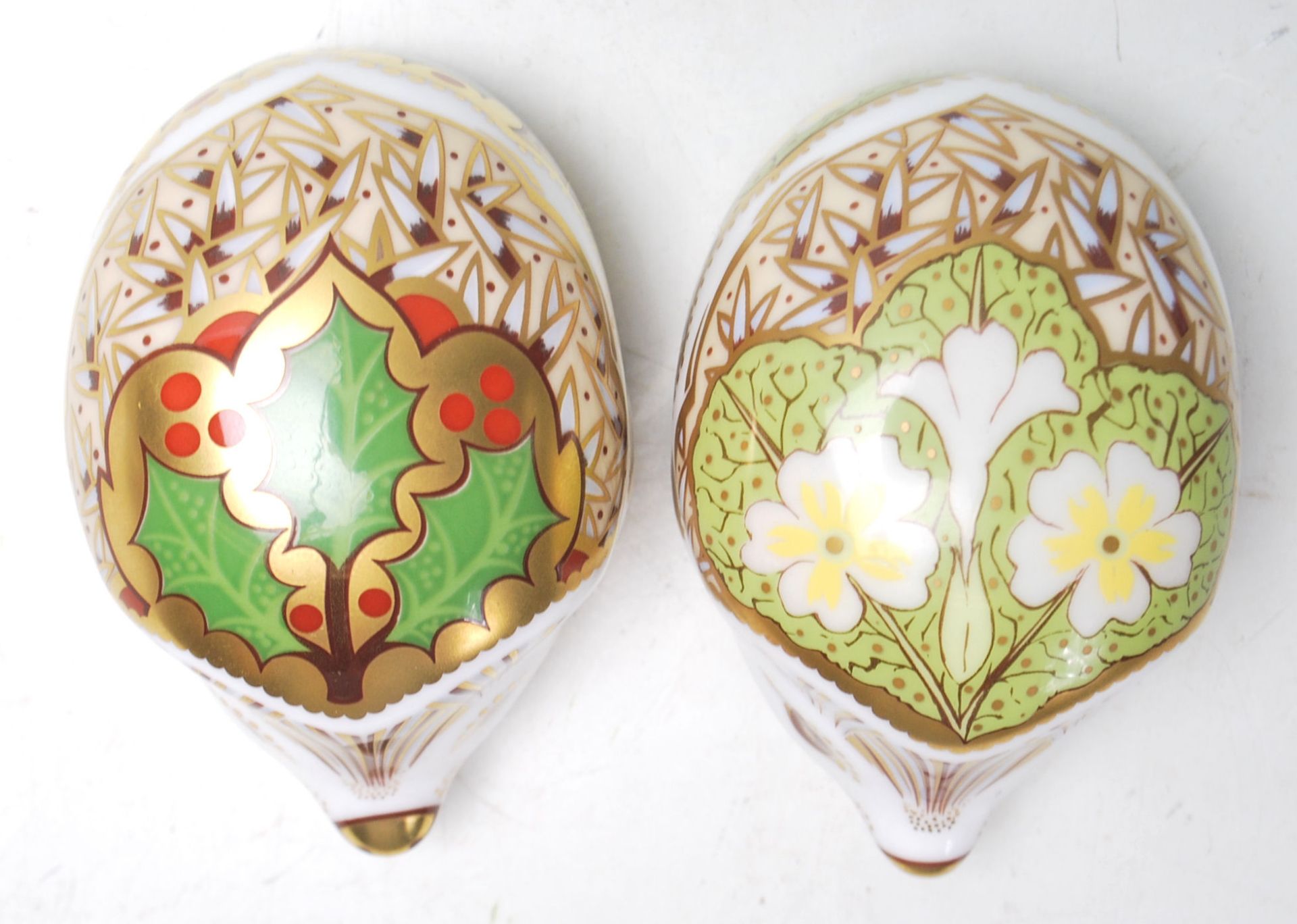 A pair of Royal Crown Derby paperweights to include Primrose Hedgehog and Holly Hedgehog, each - Bild 6 aus 7