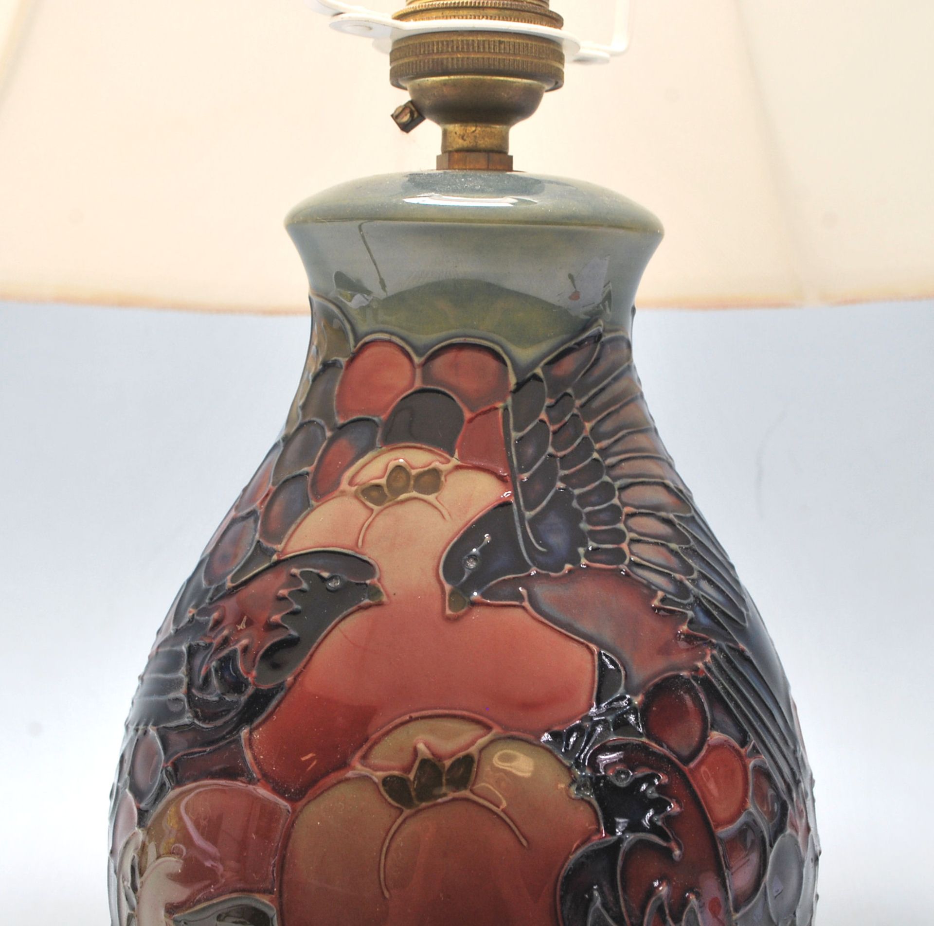 A 20th Century Moorcroft finches pattern table lamp of baluster form being decorated with tube lined - Image 4 of 7