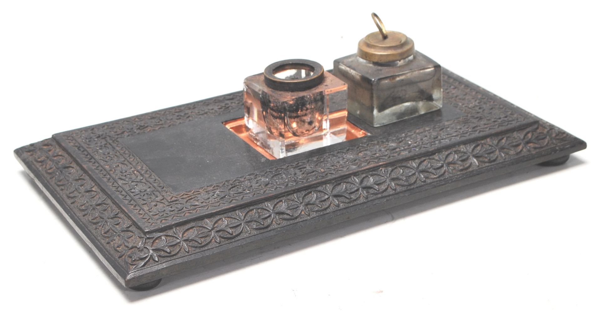 An early 20th Century ebonised inkwell / desk tidy comprising of a copper inlaid inkwell holder - Image 2 of 6
