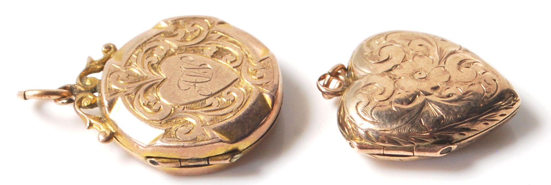 Two antique 9ct gold front and back lockets, each having brass interiors, one in the shape of a - Bild 2 aus 5