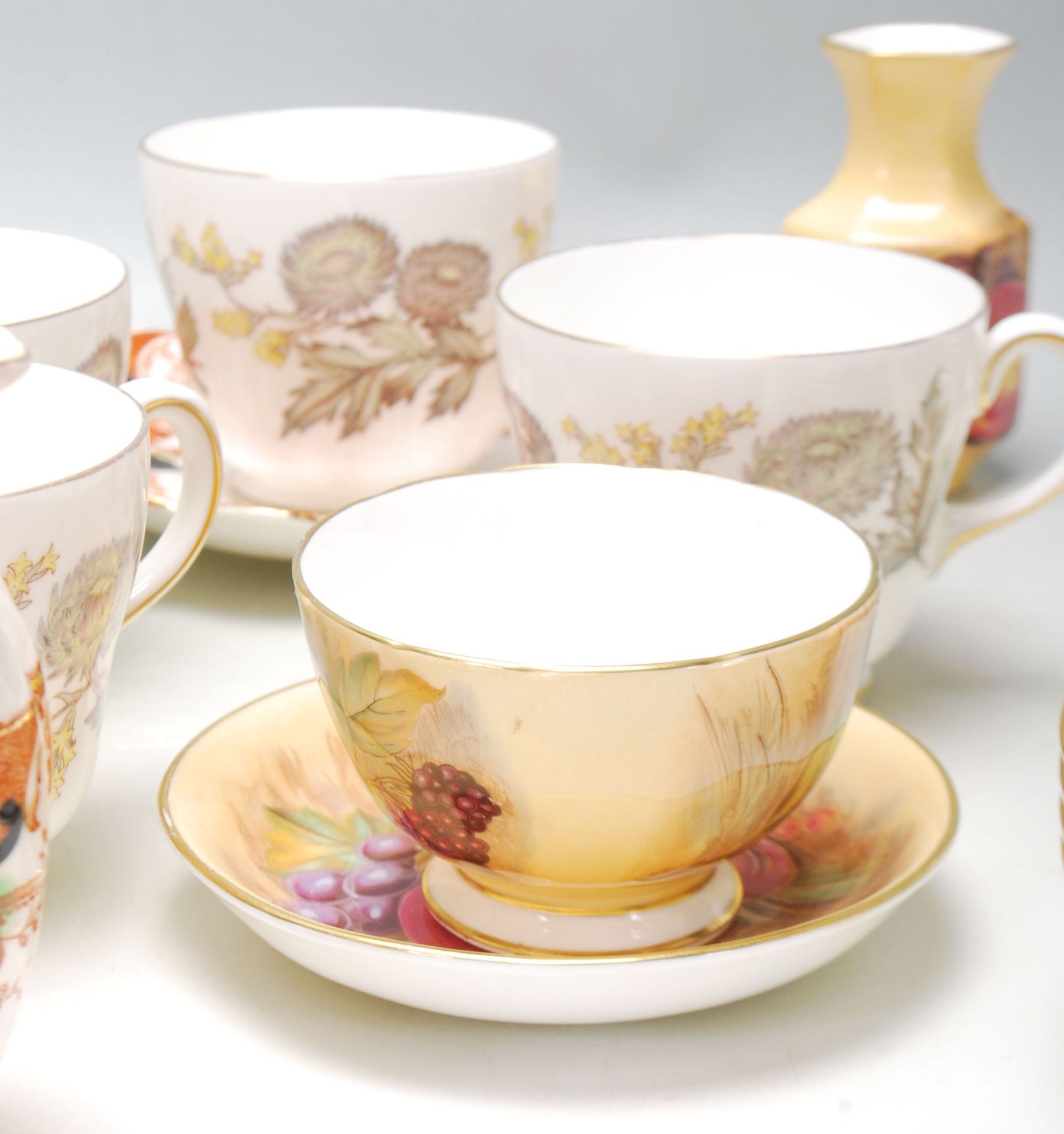 A collection of antique fine bone china tea sets to include a quantity of wedgwood cups and - Bild 8 aus 9