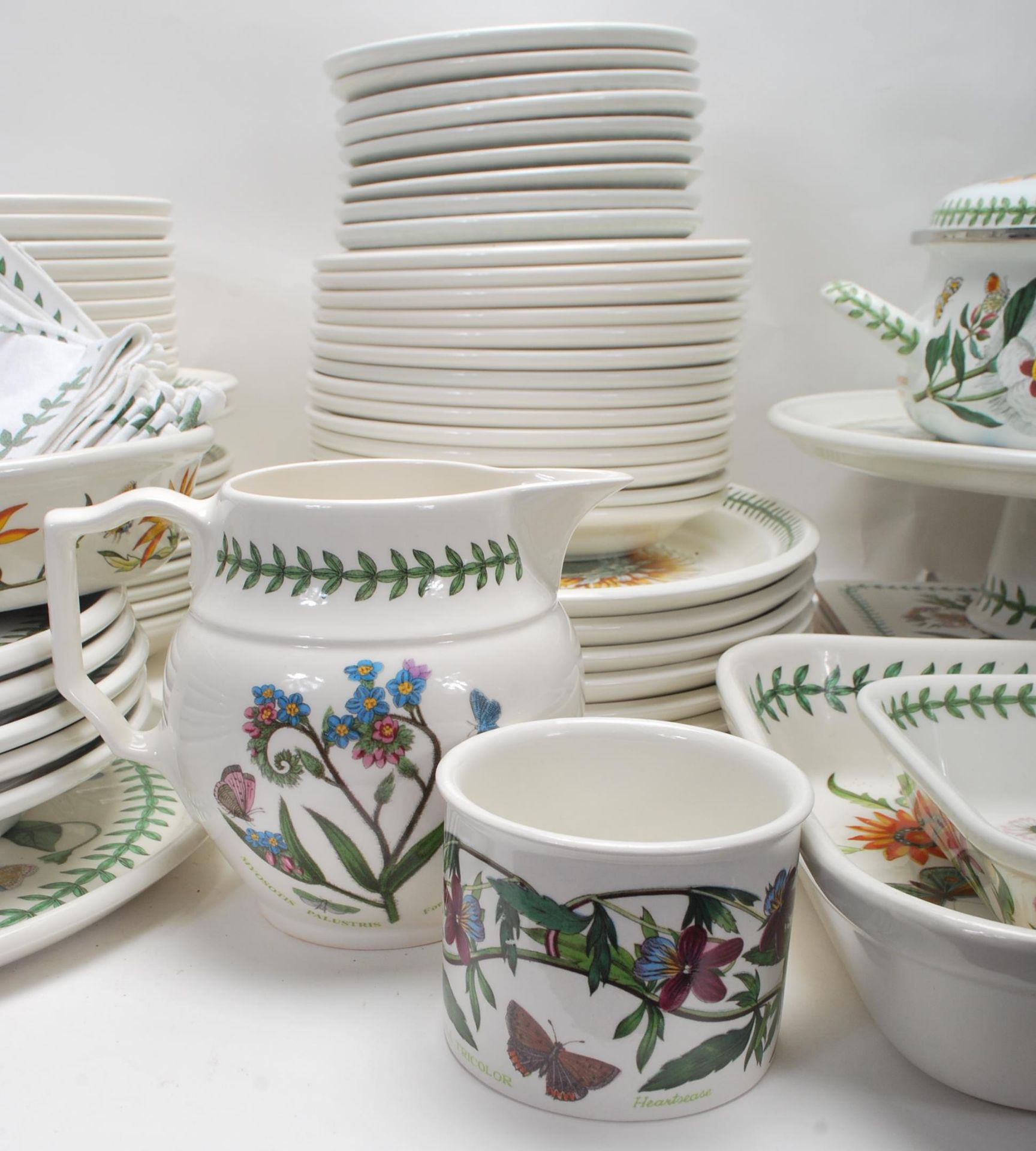 A large Collection of 20th century Portmeirion botanic garden tea set/dining service to include 13 - Bild 2 aus 21