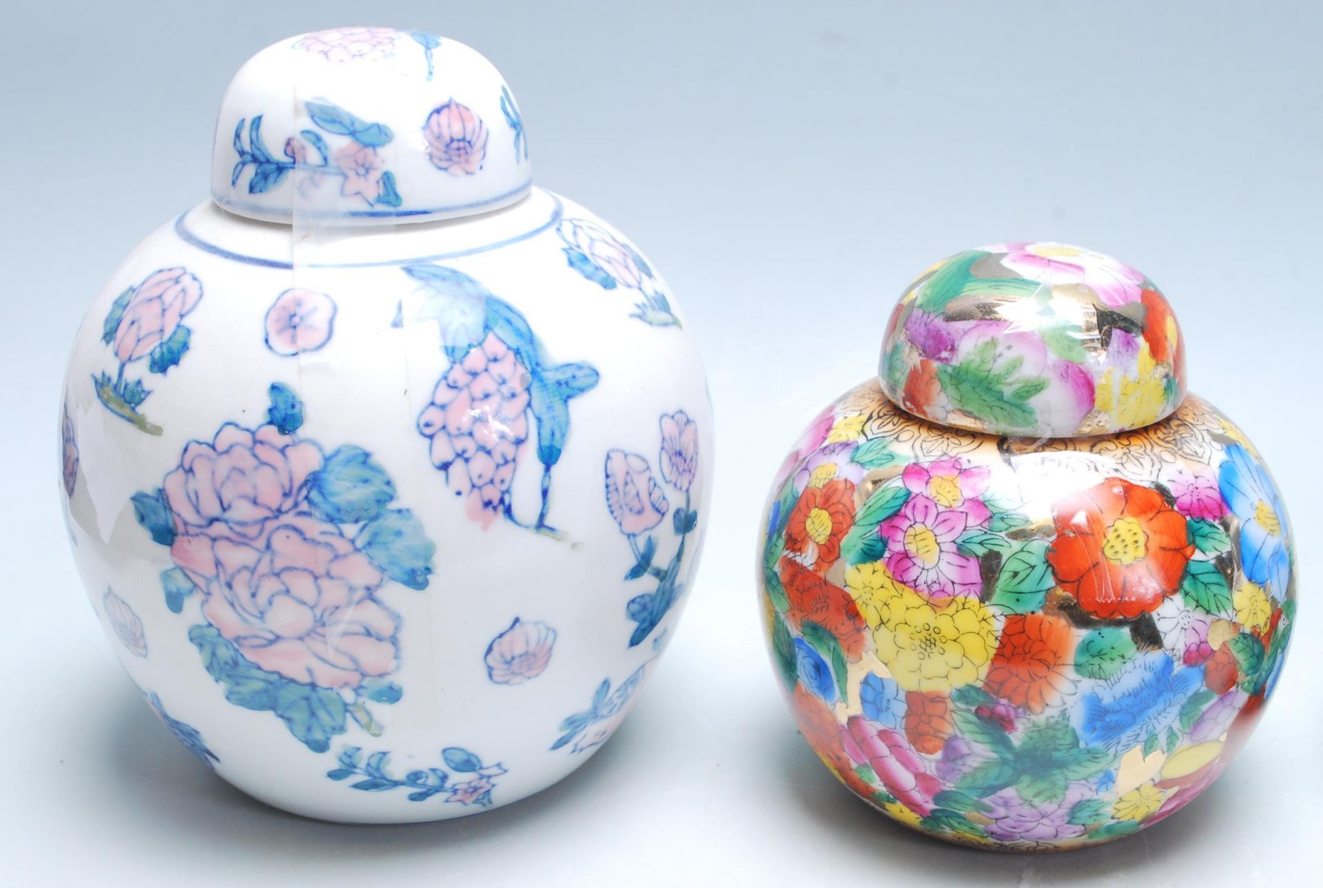 A group of 20th Century Chinese ginger jars of various styles to include blue and white floral - Bild 2 aus 9