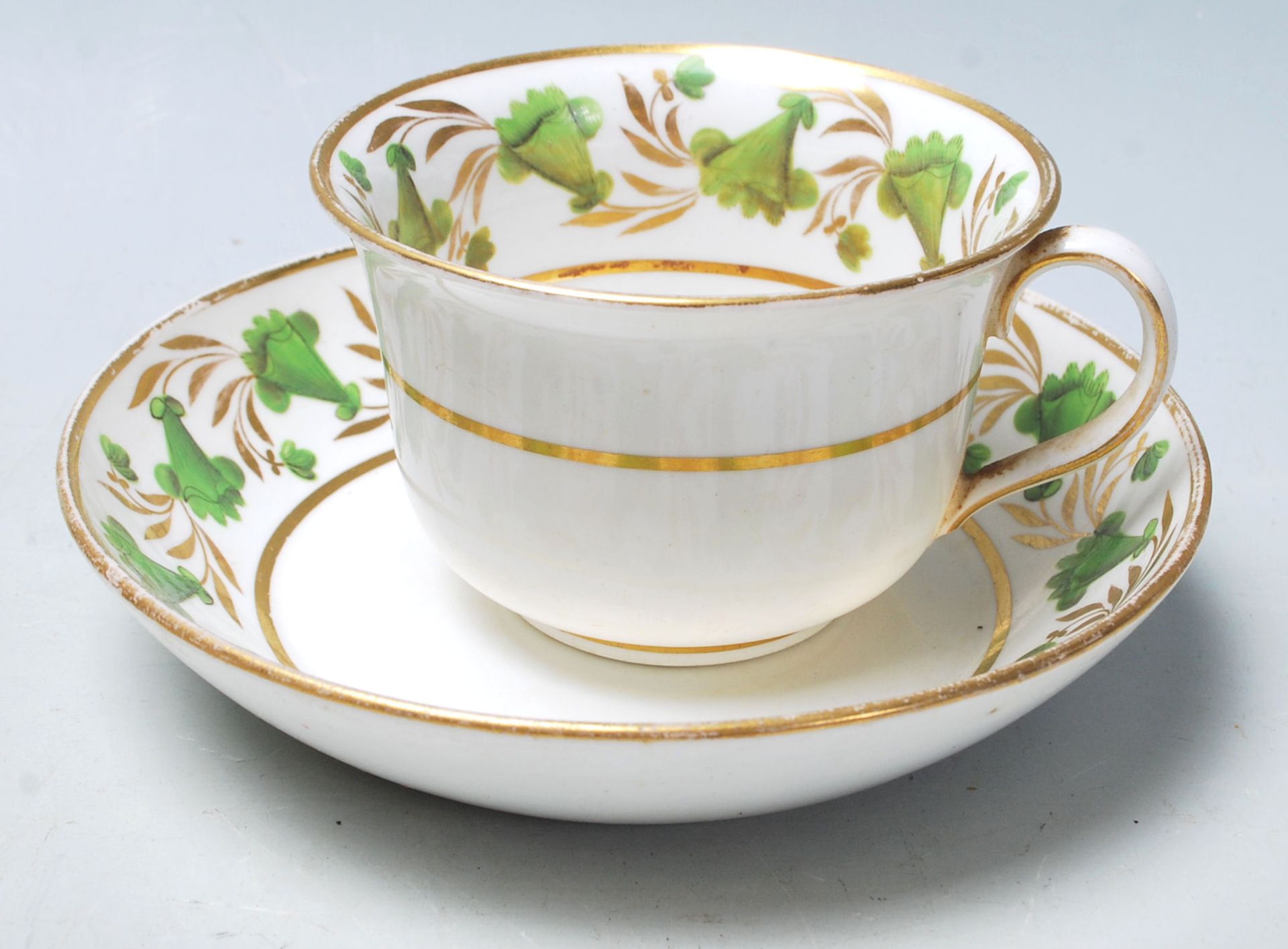 A good collection of 20th century Edwardian porcelain and ceramics to include cups and saucers - Bild 6 aus 7