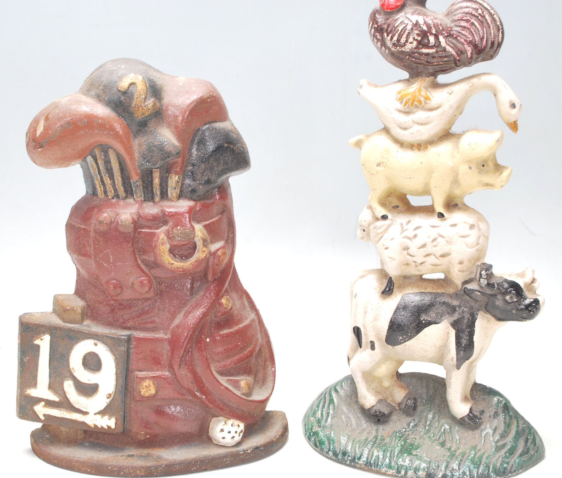 A pair of vintage mid 20th century cast iron polychrome doorstops, one in the form of golf bag - Bild 6 aus 6