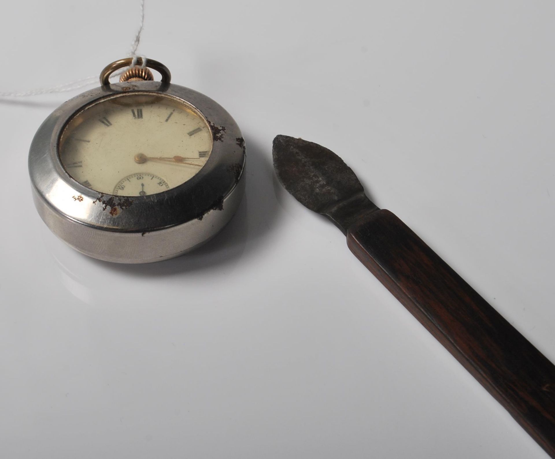 A 20th Century gold plated open face pocket watch having a white enamelled dial with roman - Bild 8 aus 8