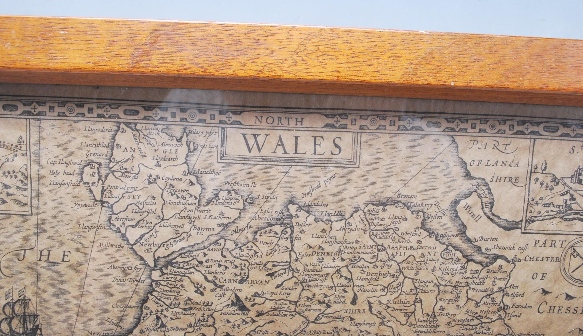 A good collection of antique serving trays to include a glazed map of Wales by John Speed, Indian - Bild 8 aus 8