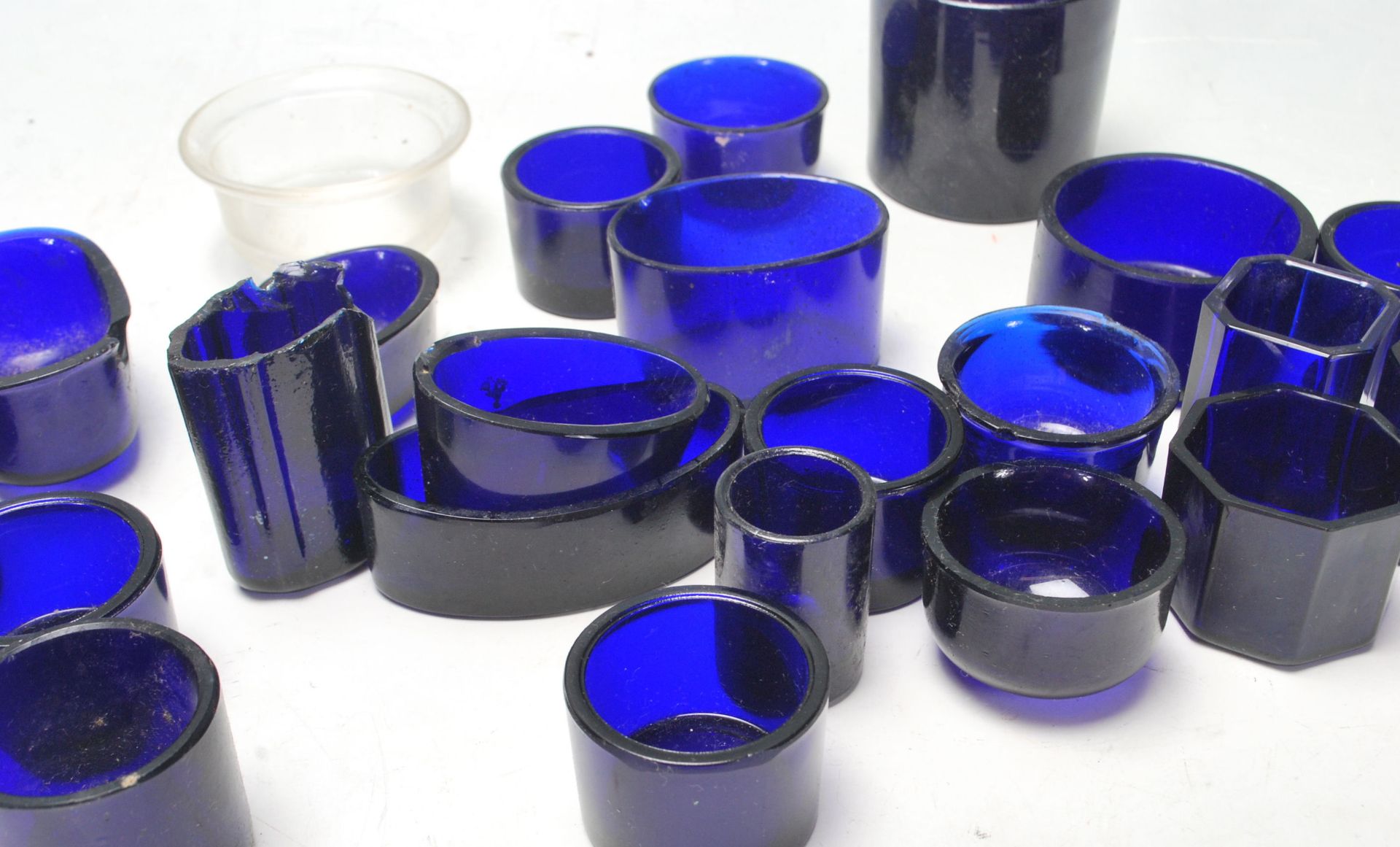 A good collection of 19th Century and later blue glass liners for condiments pots, to include - Image 5 of 5