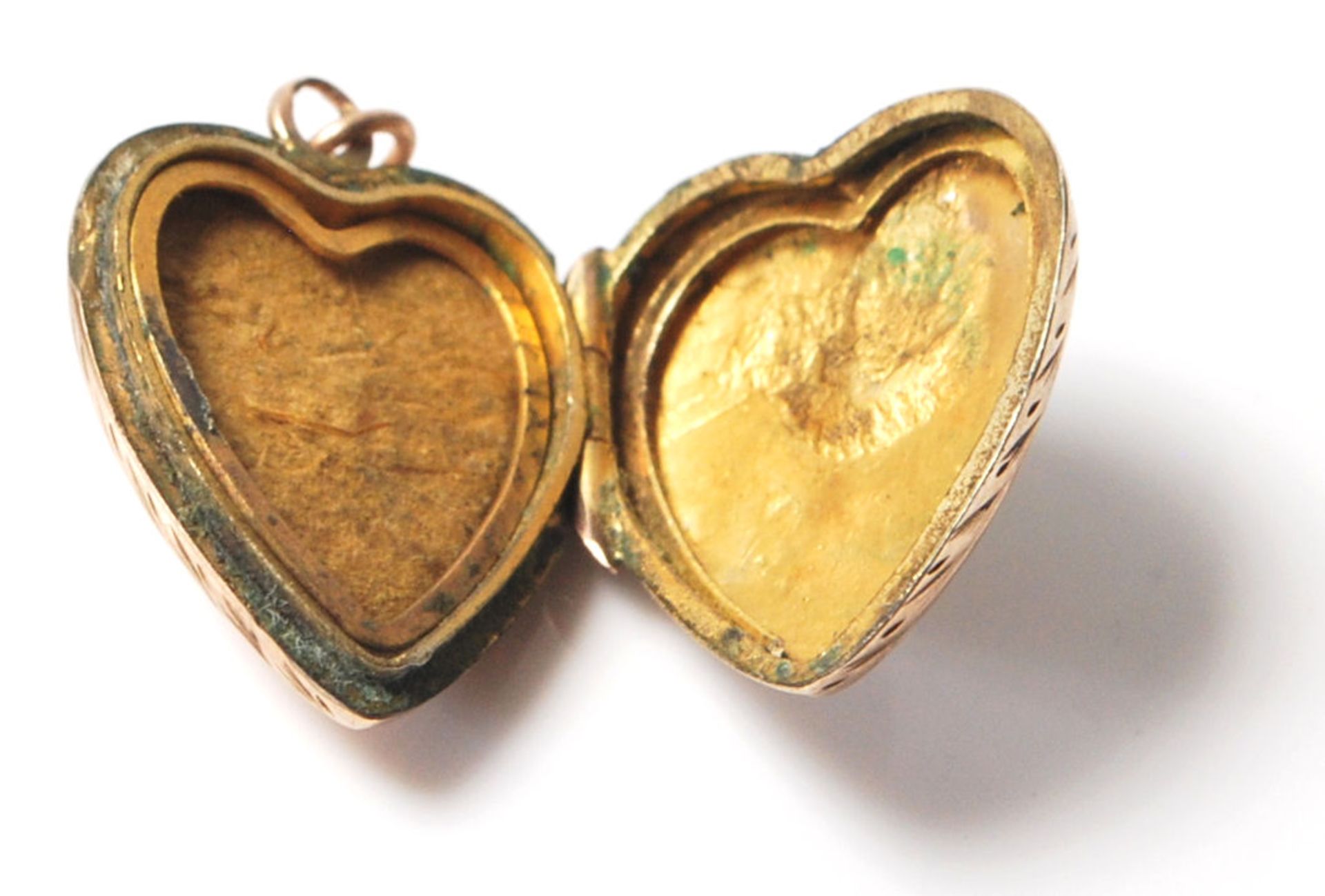 Two antique 9ct gold front and back lockets, each having brass interiors, one in the shape of a - Bild 4 aus 5