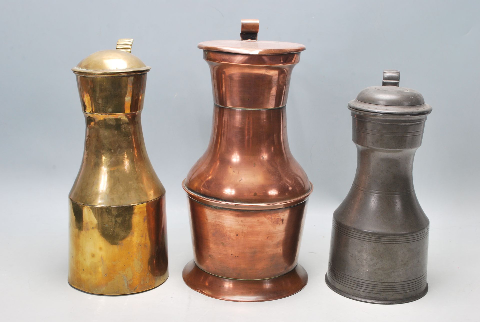 A good collection of three late 19th Century / early 20th century jugs to include a pewter example - Bild 6 aus 6