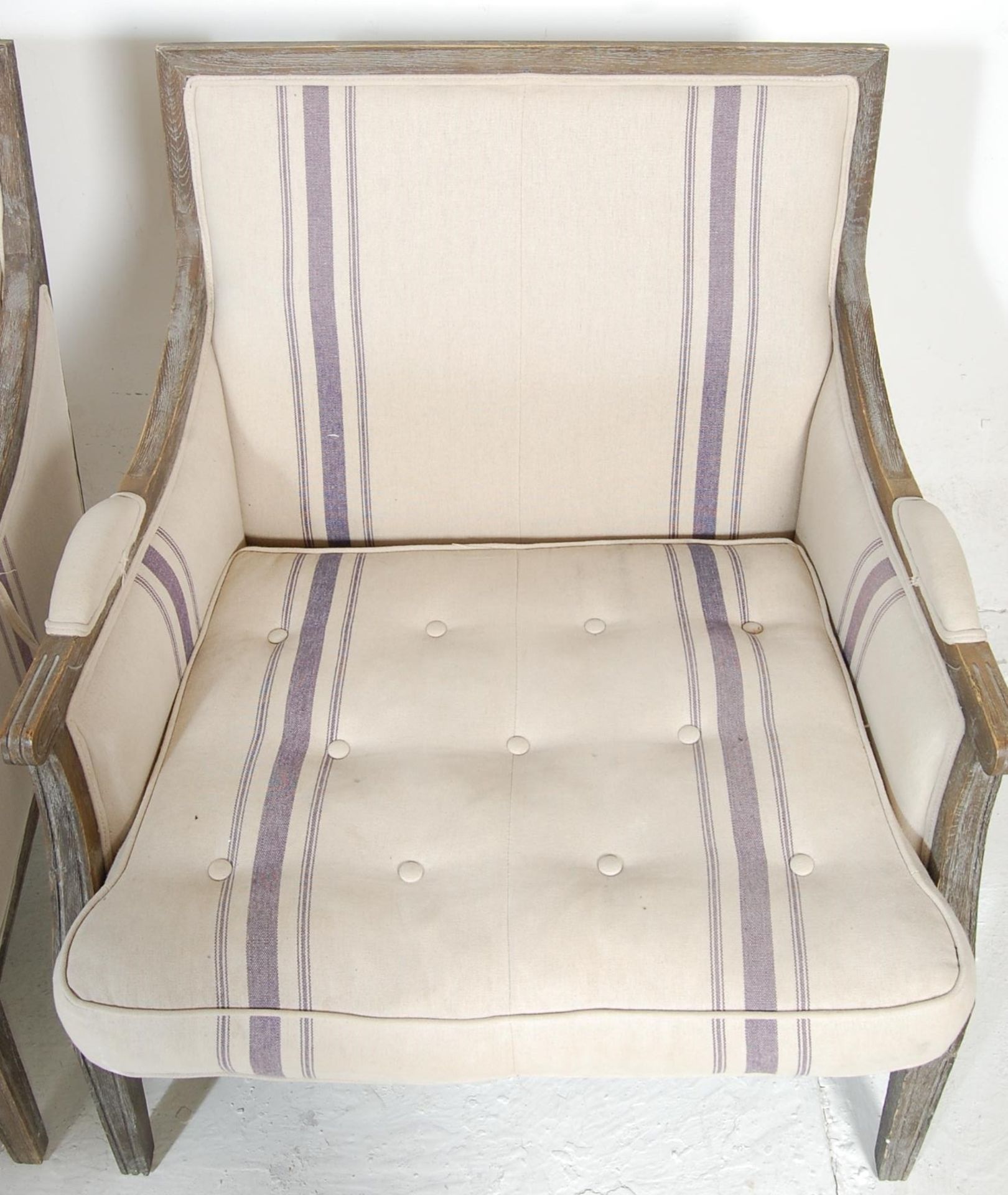 A pair of large 19th Century style French bergere fauteuils /  armchairs of low and wide form. - Bild 4 aus 5