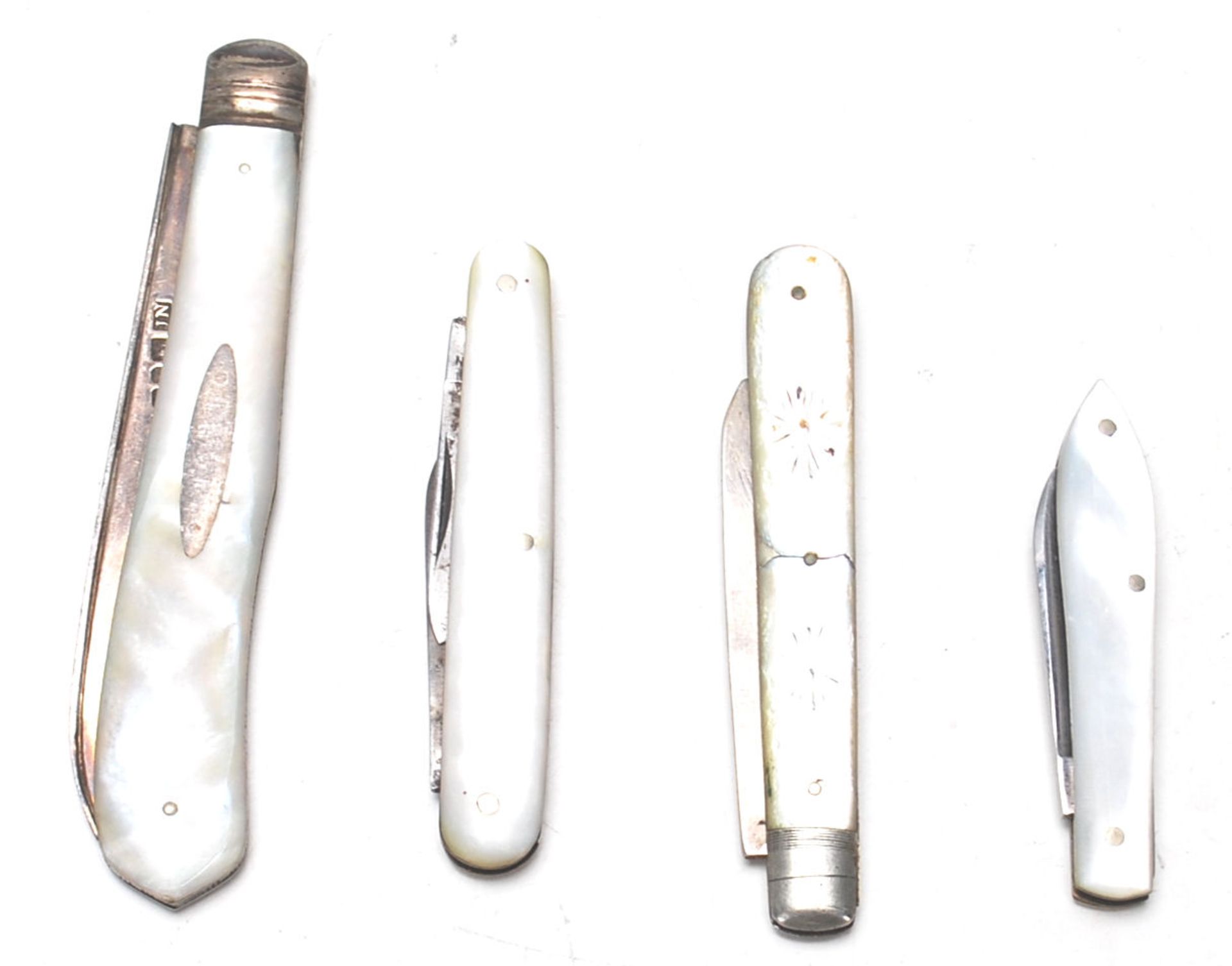 A pair of silver and mother of pearl penknife with mother of pearl handles and silver hallmarked - Bild 7 aus 7