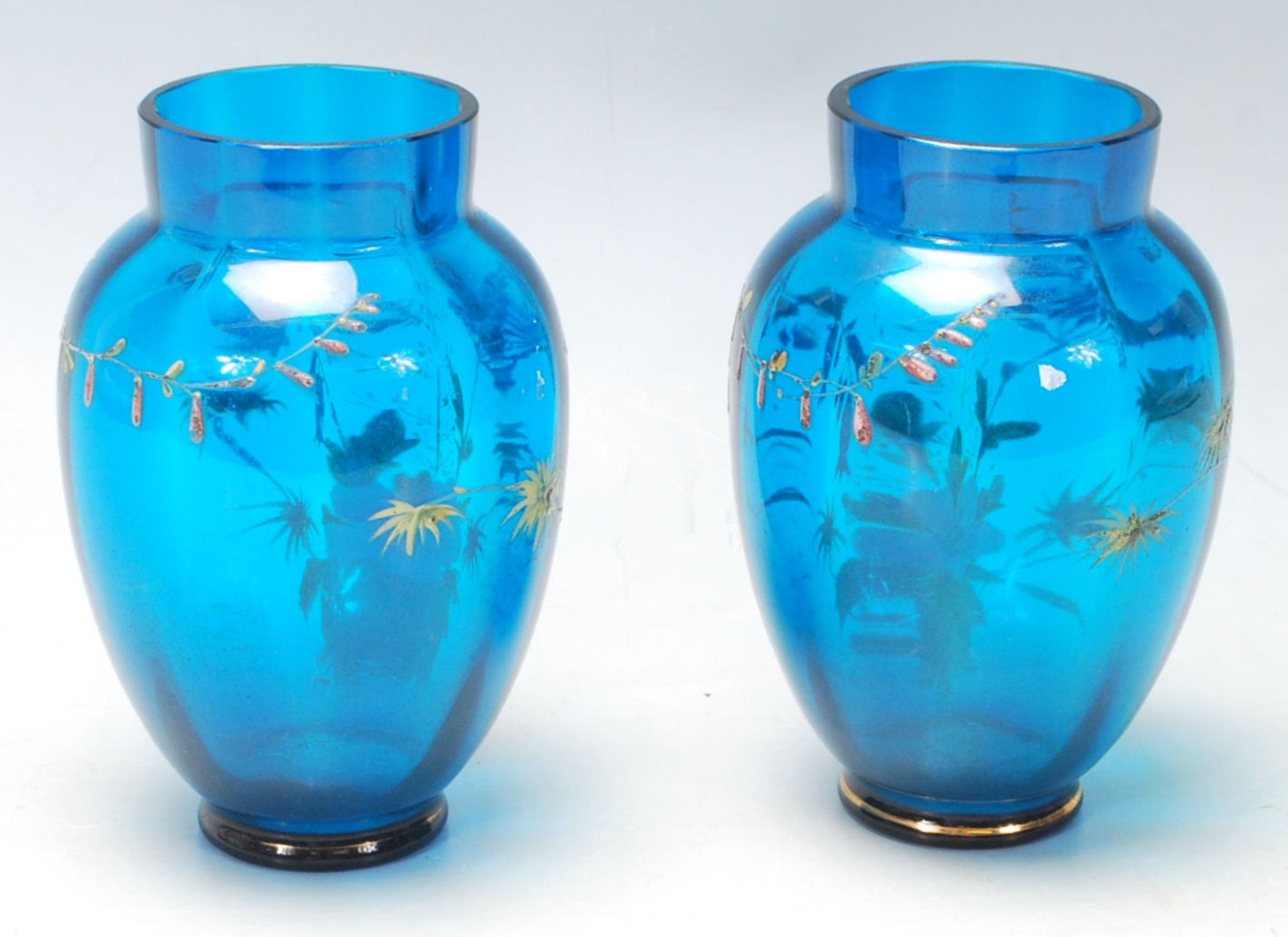 A pair of 19th Century Victorian Aesthetic Movement hand painted blue glass vases having a ribbed - Bild 2 aus 5