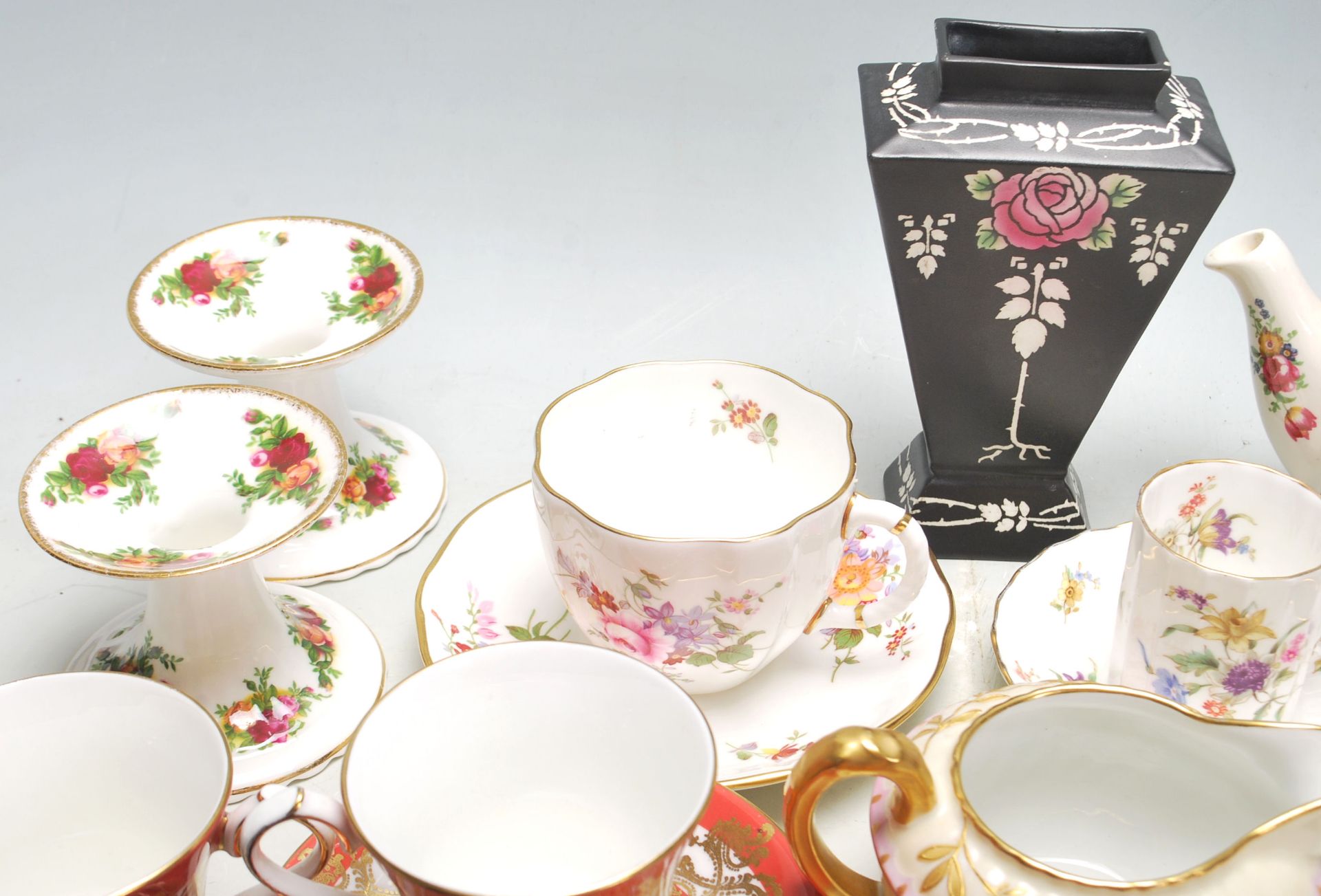 A collection of mixed vintage 20th Century mostly English china tea cups to include a Shelley rose - Image 3 of 7