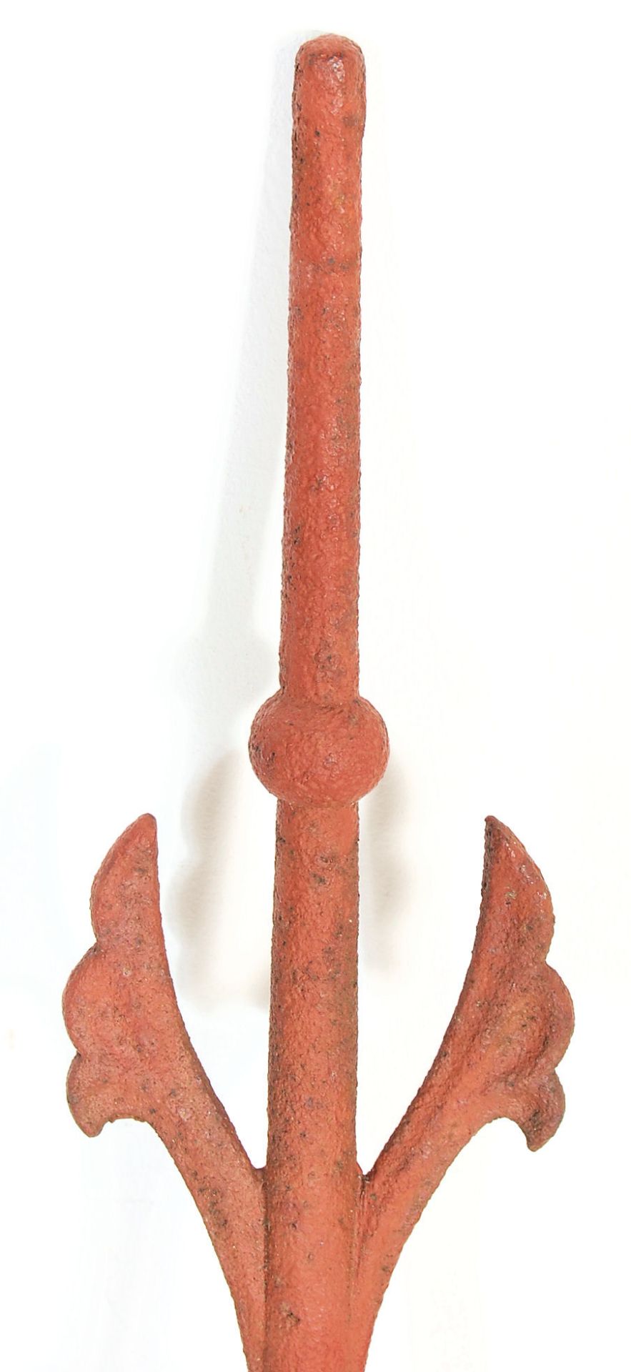 A Victorian 19th Century cast iron weather vane / lightning rod / roof cresting finial having a - Bild 2 aus 6