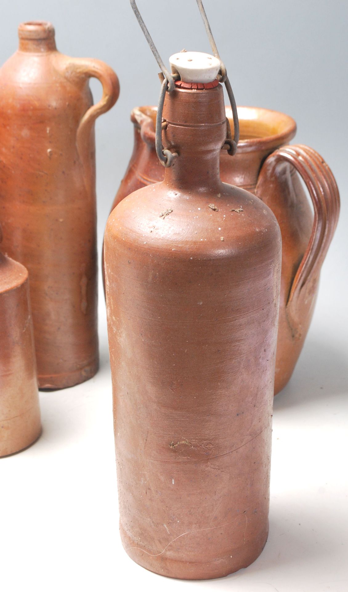 A good quantity of 19th century Victorian stoneware jugs and bottles - Bild 6 aus 7