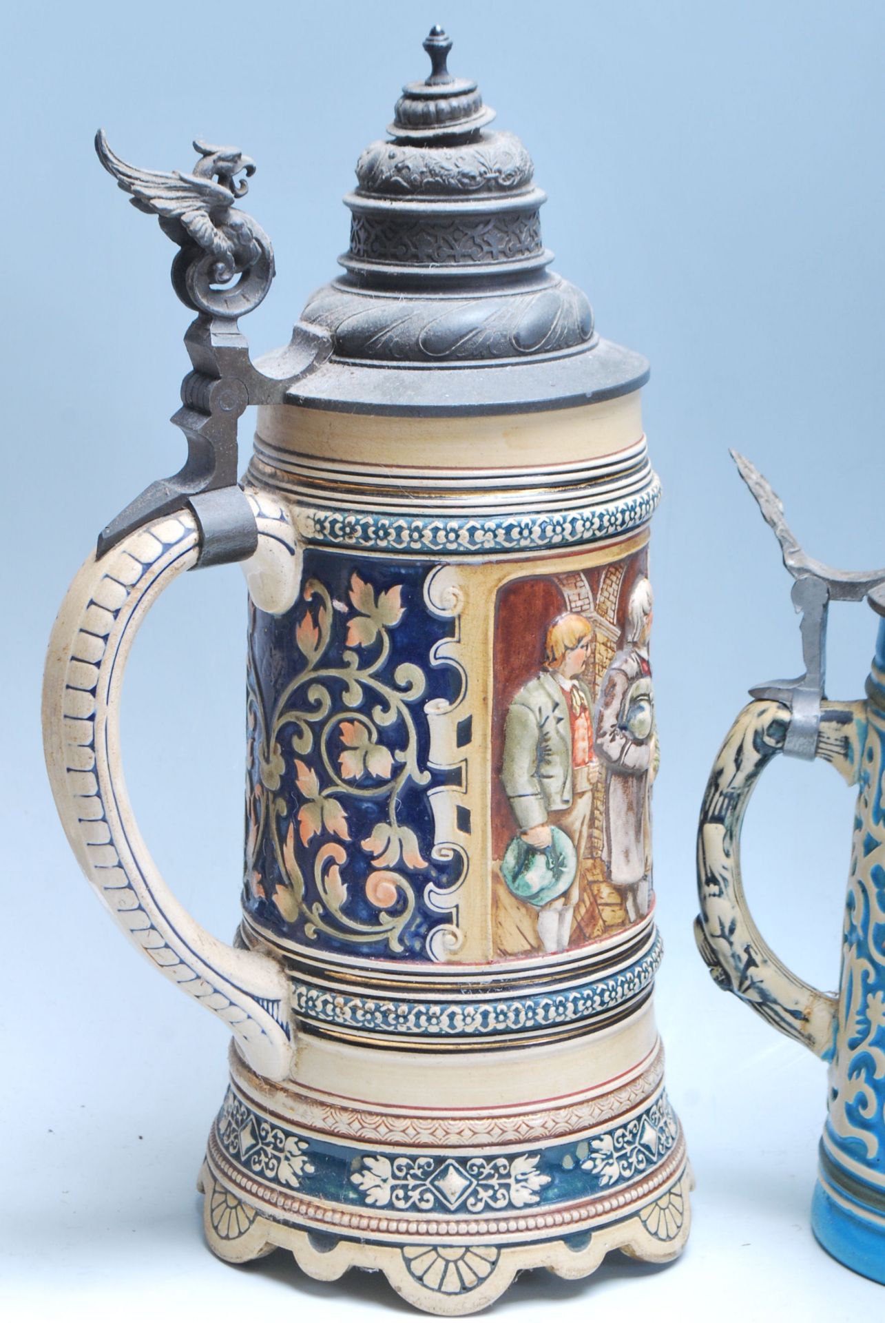 A large collection of German blue and grey stoneware jugs and beer steins, some having pewter - Bild 11 aus 11