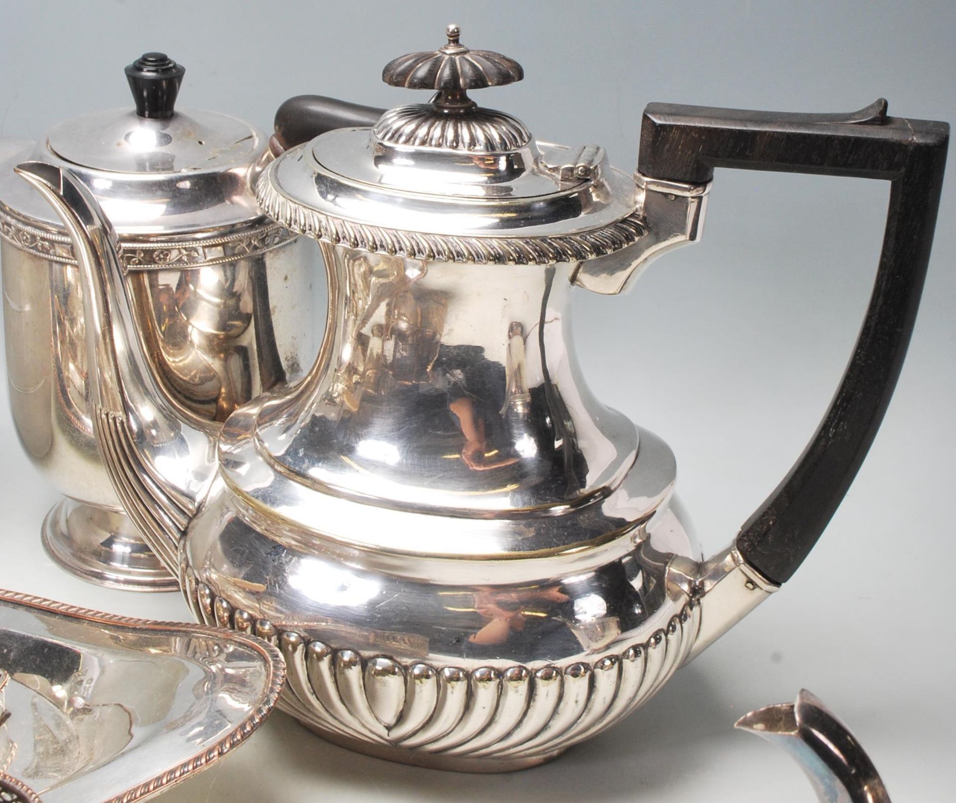 A good collection of 20th century antique silver plated items to include Sheffield plated inkstand - Bild 5 aus 8