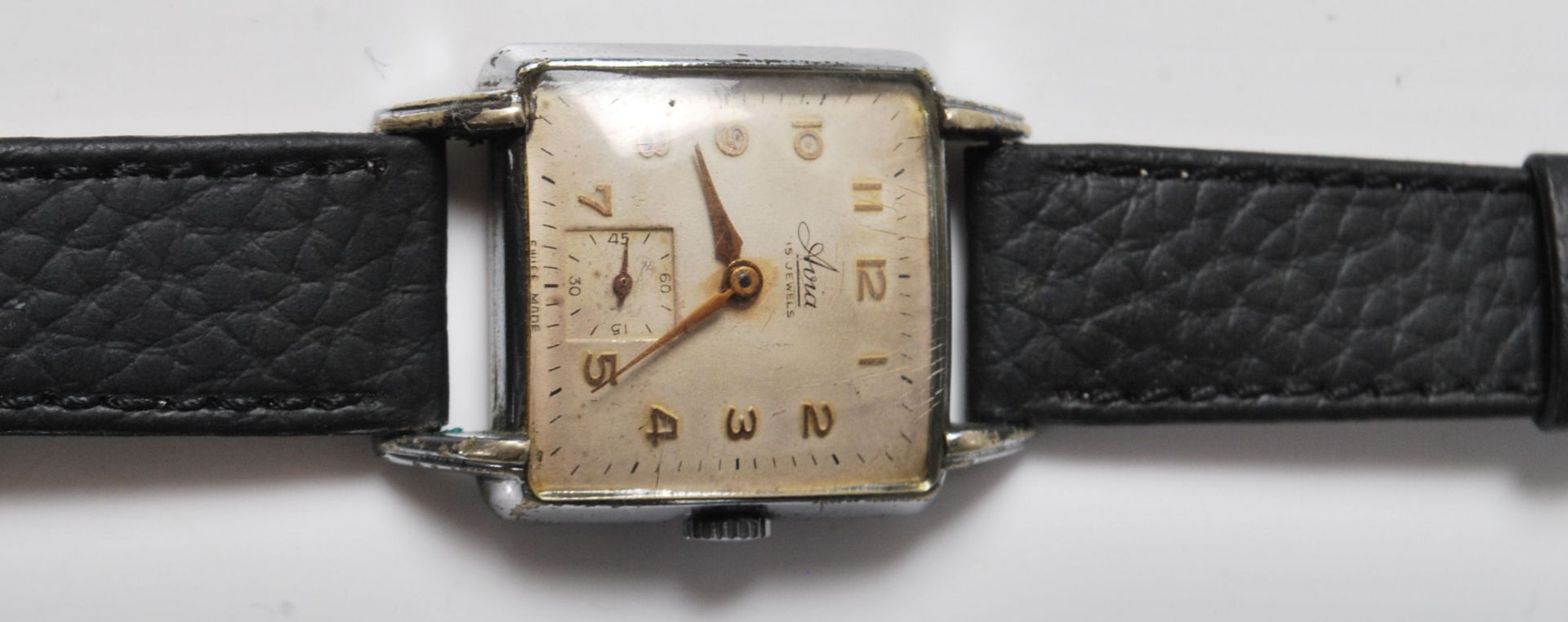 A vintage Art Deco 1930's Avia ladies wrist watch having a square face with Arabic numerals to the - Bild 2 aus 7