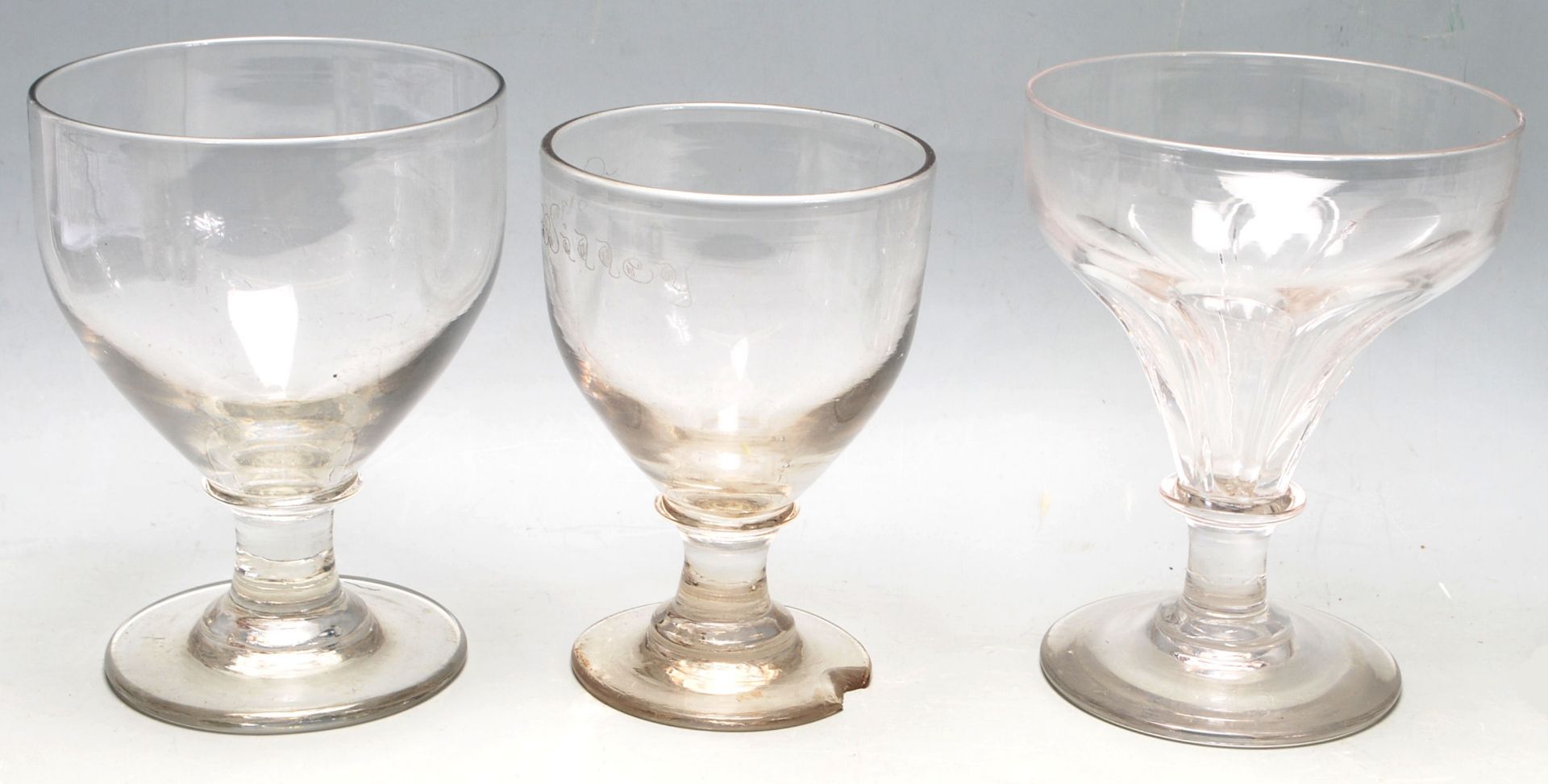 Aa collection of late 19th century and 20th century Victorian cut glass drinking glasses to - Bild 6 aus 6