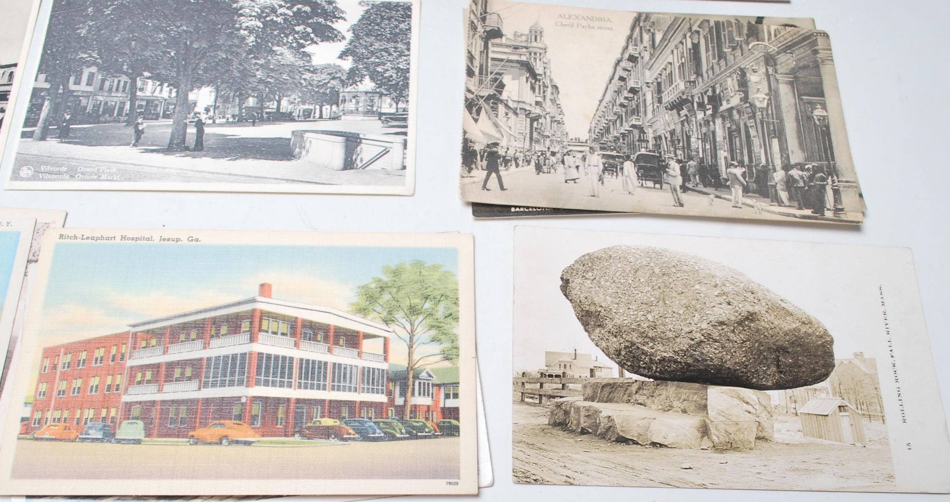 A large collection of Foreign postcards (1750). Antique to vintage worldwide views. some still in - Bild 14 aus 14