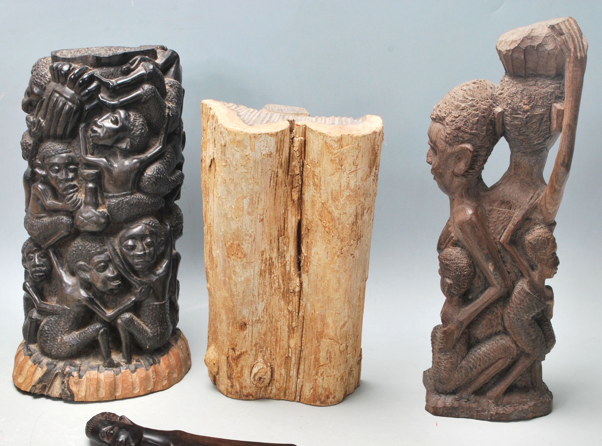A collection of vintage African tribal artefacts to include a pair of tribal spearheads, an ebony - Bild 6 aus 6