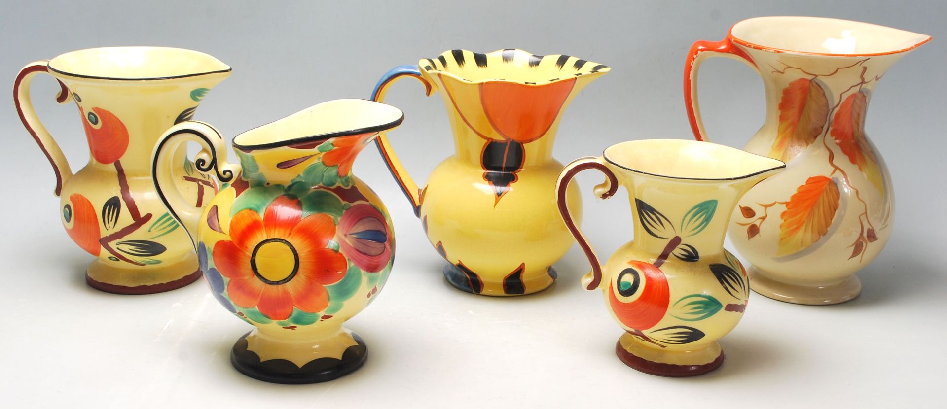 A group of five vintage 1930's Art Deco ceramic jugs to include three Czechoslovakian by Ditmar - Bild 3 aus 5