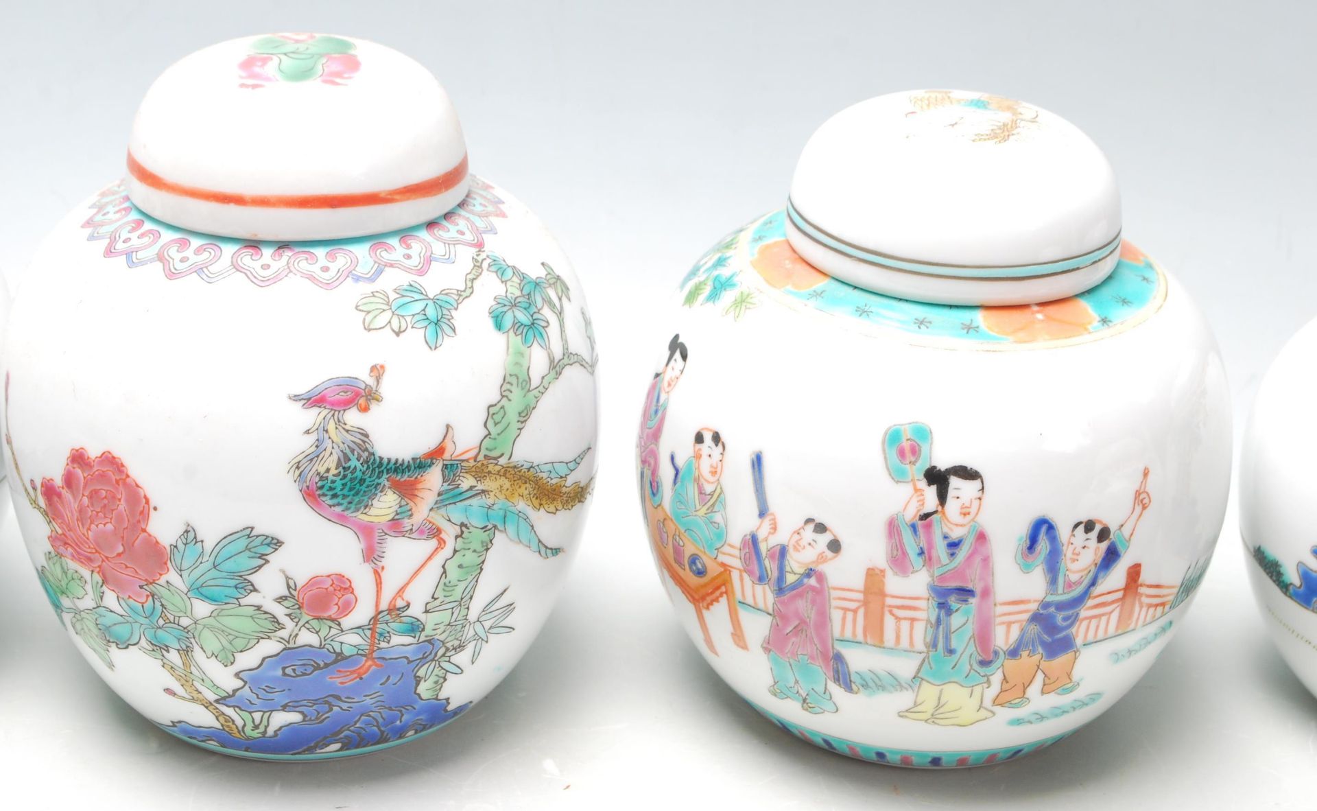 A collection of 20th Century Chinese republic period ginger jars decorated with famille rose - Bild 11 aus 12