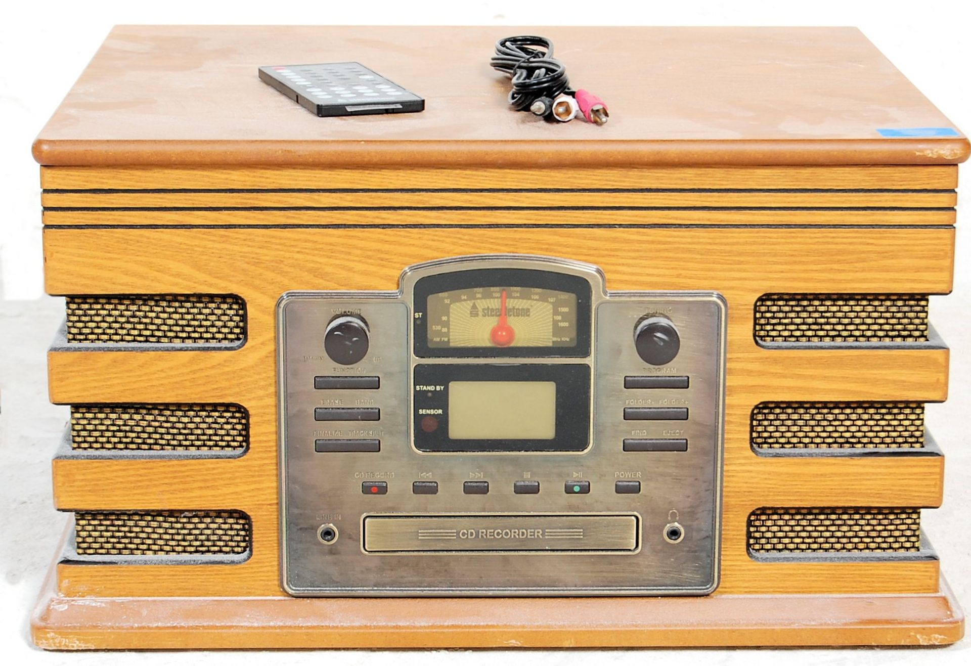 A vintage retro wooden effect Hi Fi stereo system by Steepletone with a black grill and facia. - Bild 2 aus 11