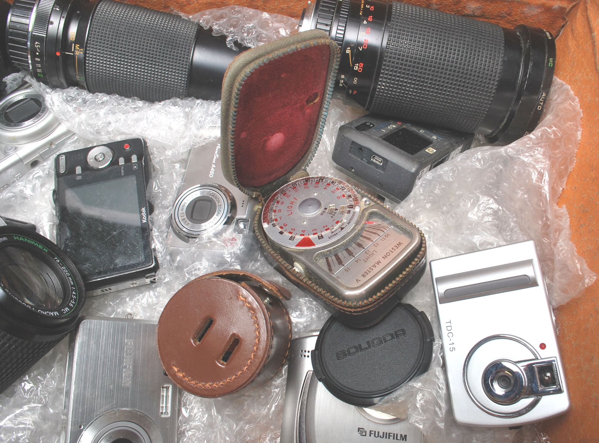 A good collection of vintage digital photo cameras and lenses to include Canon Power Shot A460, - Bild 7 aus 7