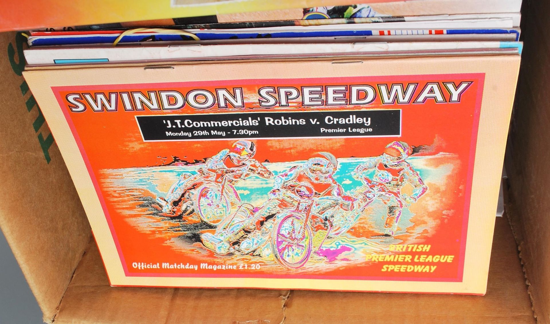 A large collection of Speed Way programs dating mostly from the 1990s and 2000’s many of local - Bild 8 aus 9