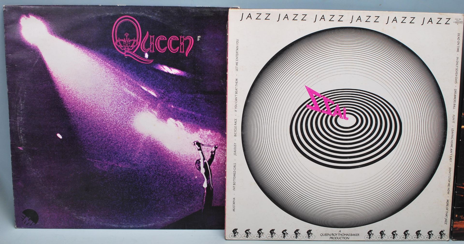 A group of six vinyl long play LP vinyl Record albums by Queen to include Queens first album (VG), - Bild 2 aus 7