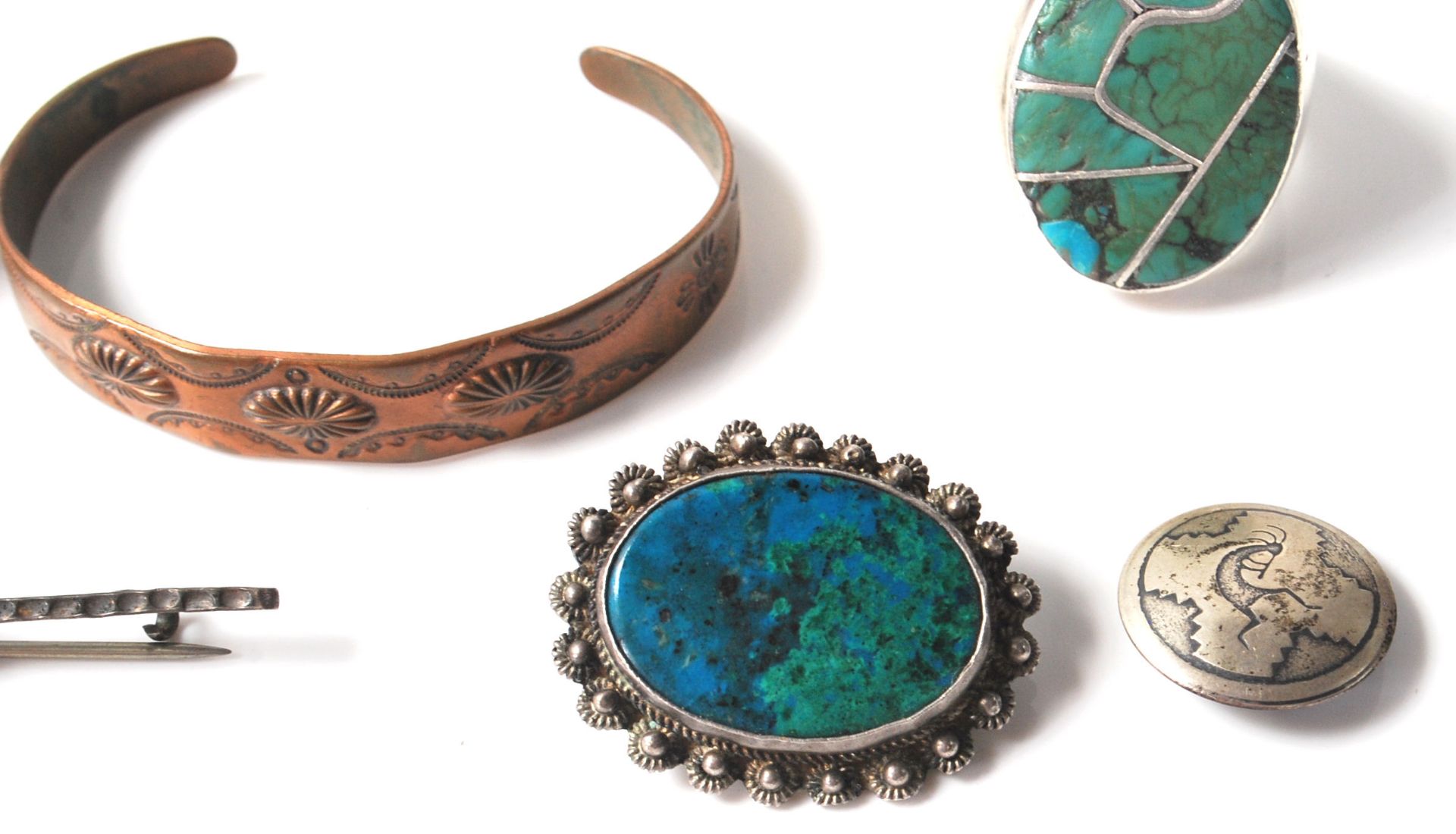 A selection of jewellery to include some Native American examples including a Hopi medallion / - Bild 2 aus 10